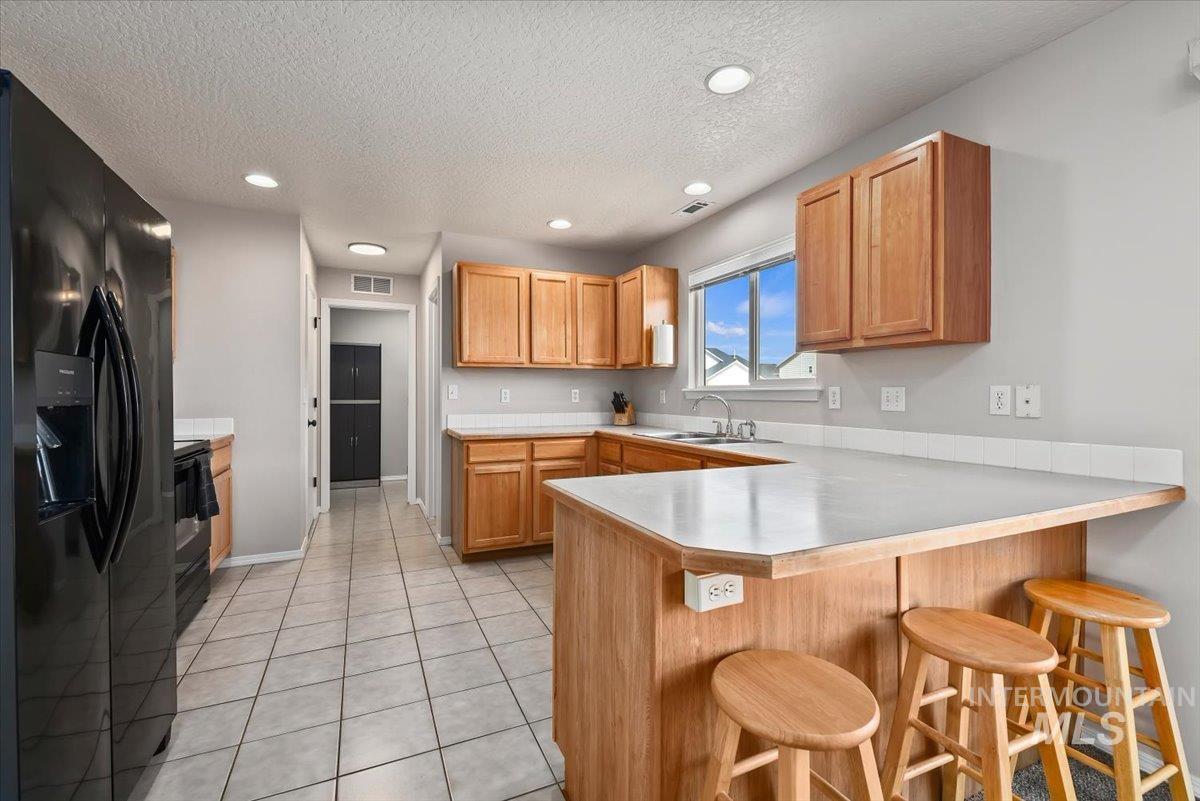 16616 Ruego Way, Caldwell, Idaho 83607, 3 Bedrooms, 2.5 Bathrooms, Residential For Sale, Price $399,000,MLS 98978962