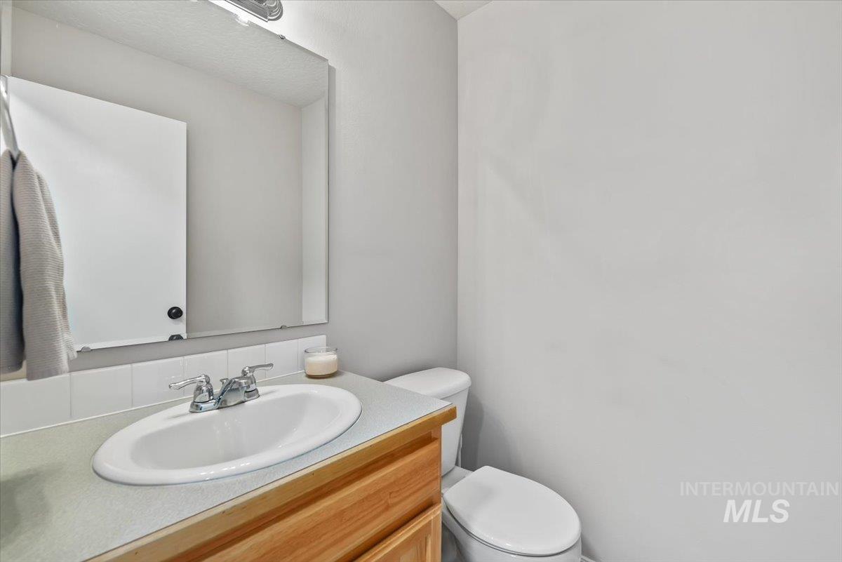 16616 Ruego Way, Caldwell, Idaho 83607, 3 Bedrooms, 2.5 Bathrooms, Residential For Sale, Price $399,000,MLS 98978962