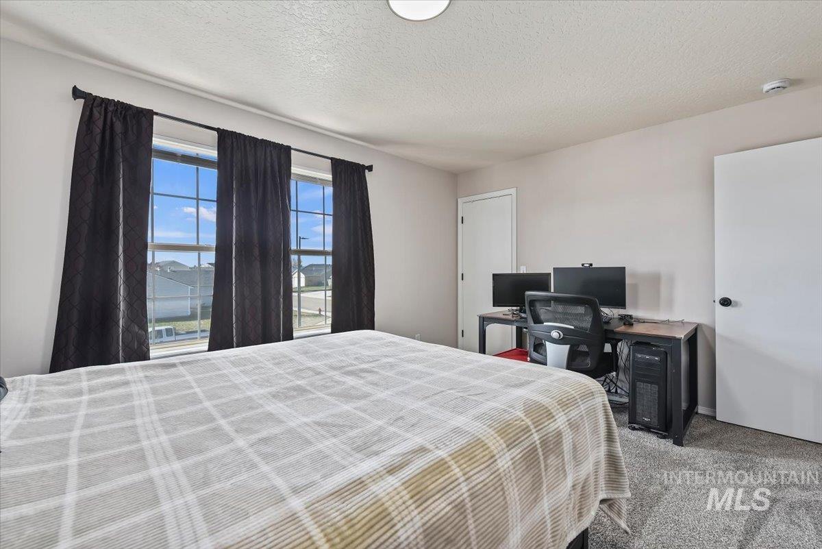 16616 Ruego Way, Caldwell, Idaho 83607, 3 Bedrooms, 2.5 Bathrooms, Residential For Sale, Price $399,000,MLS 98978962