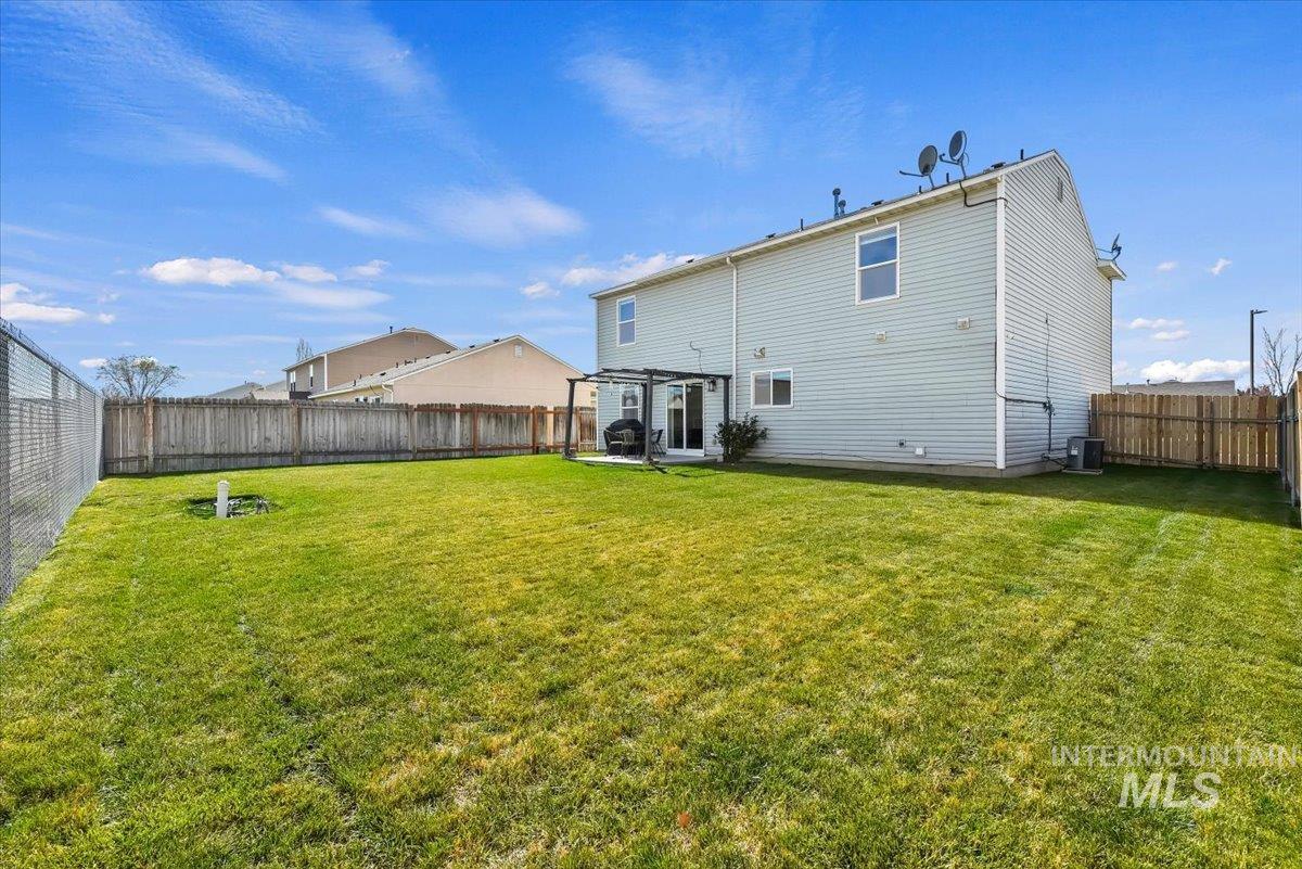 16616 Ruego Way, Caldwell, Idaho 83607, 3 Bedrooms, 2.5 Bathrooms, Residential For Sale, Price $399,000,MLS 98978962