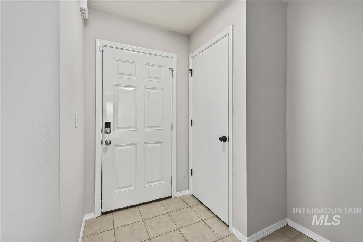 16616 Ruego Way, Caldwell, Idaho 83607, 3 Bedrooms, 2.5 Bathrooms, Residential For Sale, Price $399,000,MLS 98978962