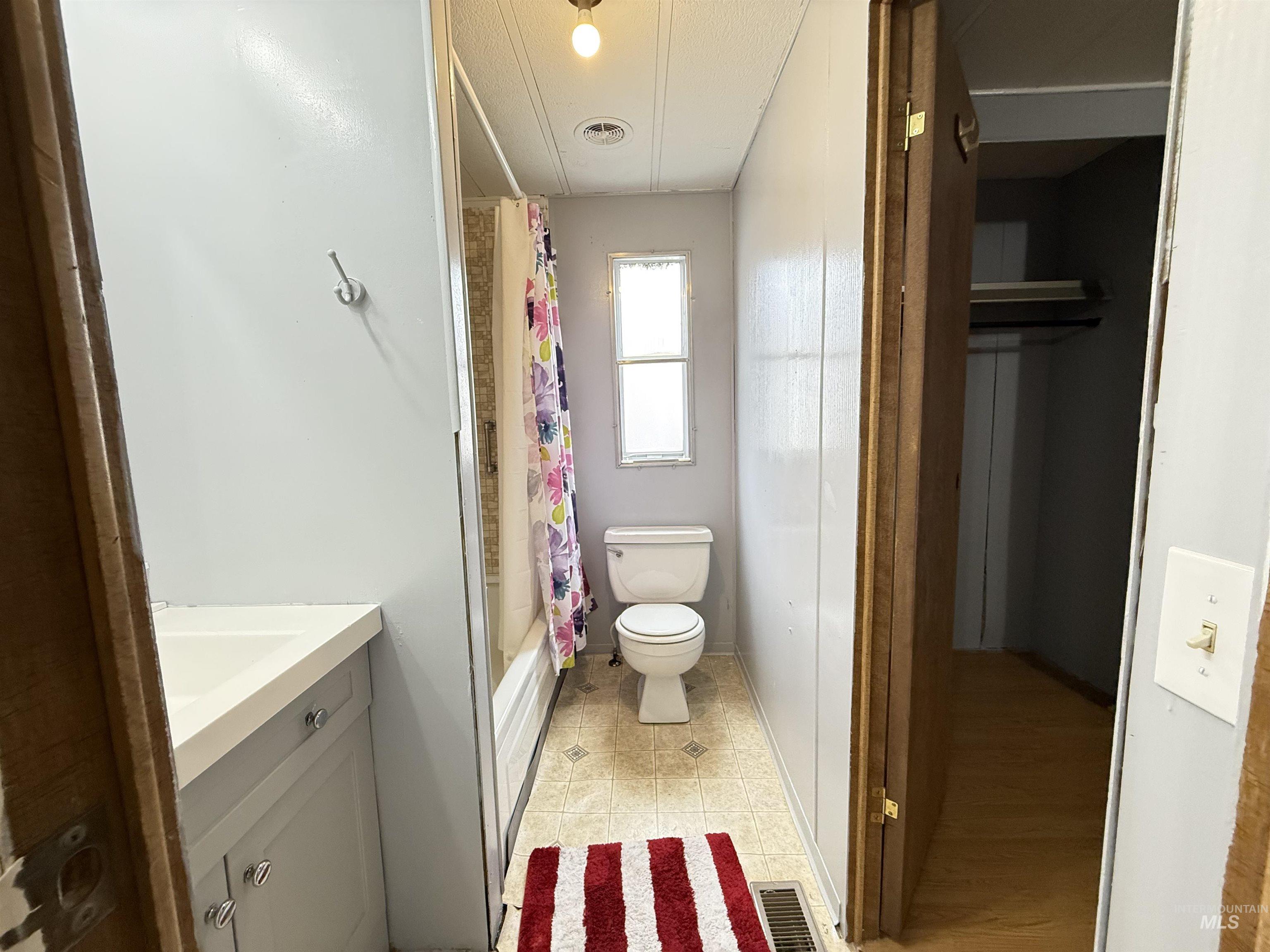 200 E Woodworth, Uniontown, Washington 99179, 2 Bedrooms, 2 Bathrooms, Residential For Sale, Price $25,000,MLS 98978964