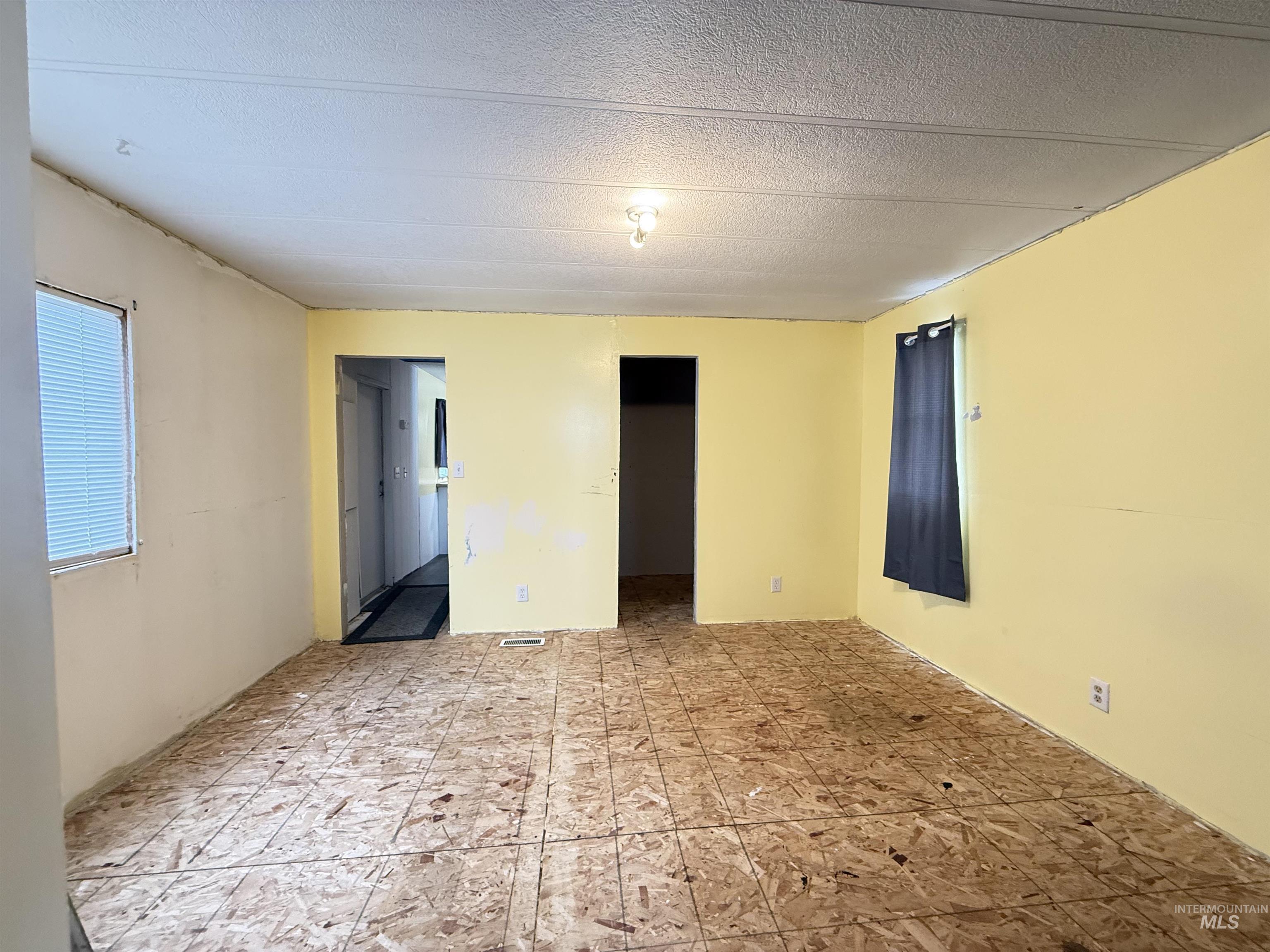 200 E Woodworth, Uniontown, Washington 99179, 2 Bedrooms, 2 Bathrooms, Residential For Sale, Price $25,000,MLS 98978964