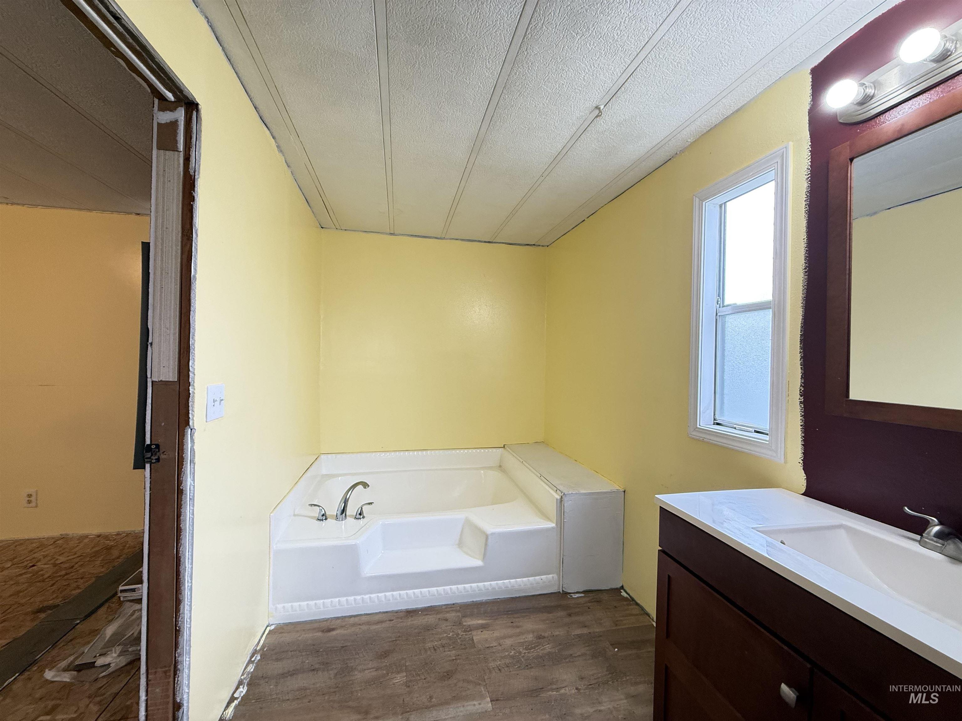 200 E Woodworth, Uniontown, Washington 99179, 2 Bedrooms, 2 Bathrooms, Residential For Sale, Price $25,000,MLS 98978964