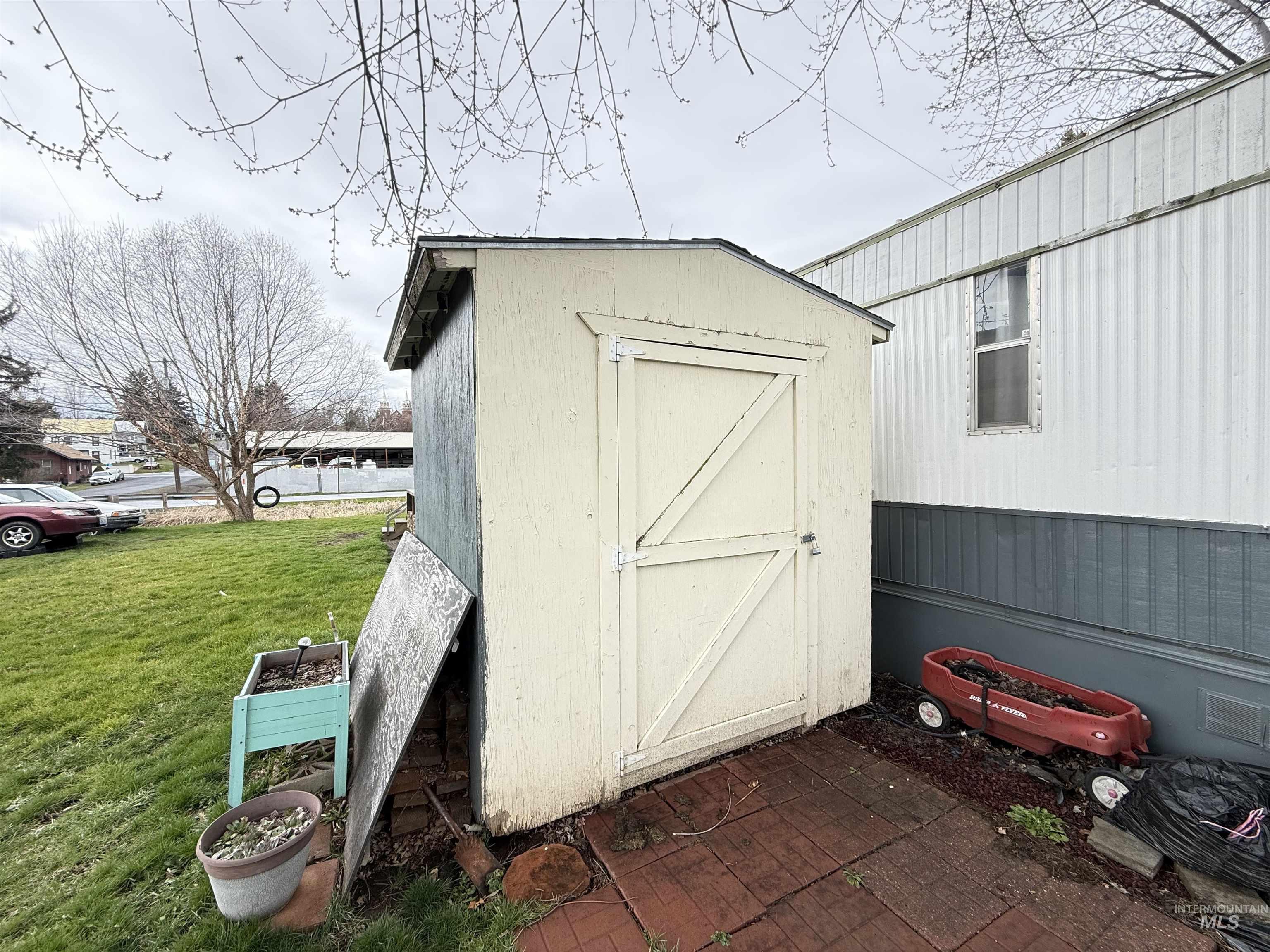 200 E Woodworth, Uniontown, Washington 99179, 2 Bedrooms, 2 Bathrooms, Residential For Sale, Price $25,000,MLS 98978964