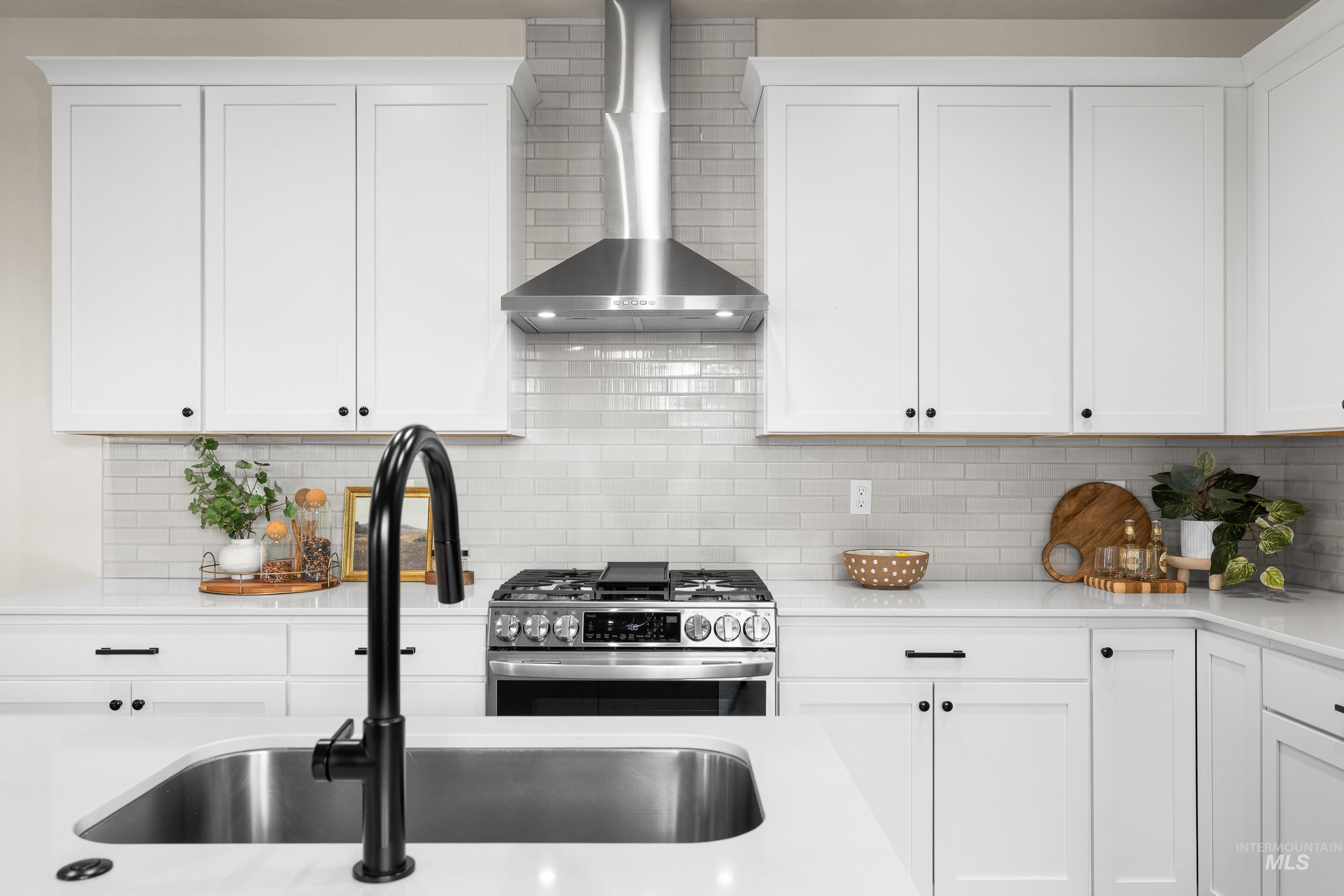 1685 E Cutgrass Ln, Eagle, Idaho 83616, 3 Bedrooms, 2.5 Bathrooms, Residential For Sale, Price $579,000,MLS 98978965