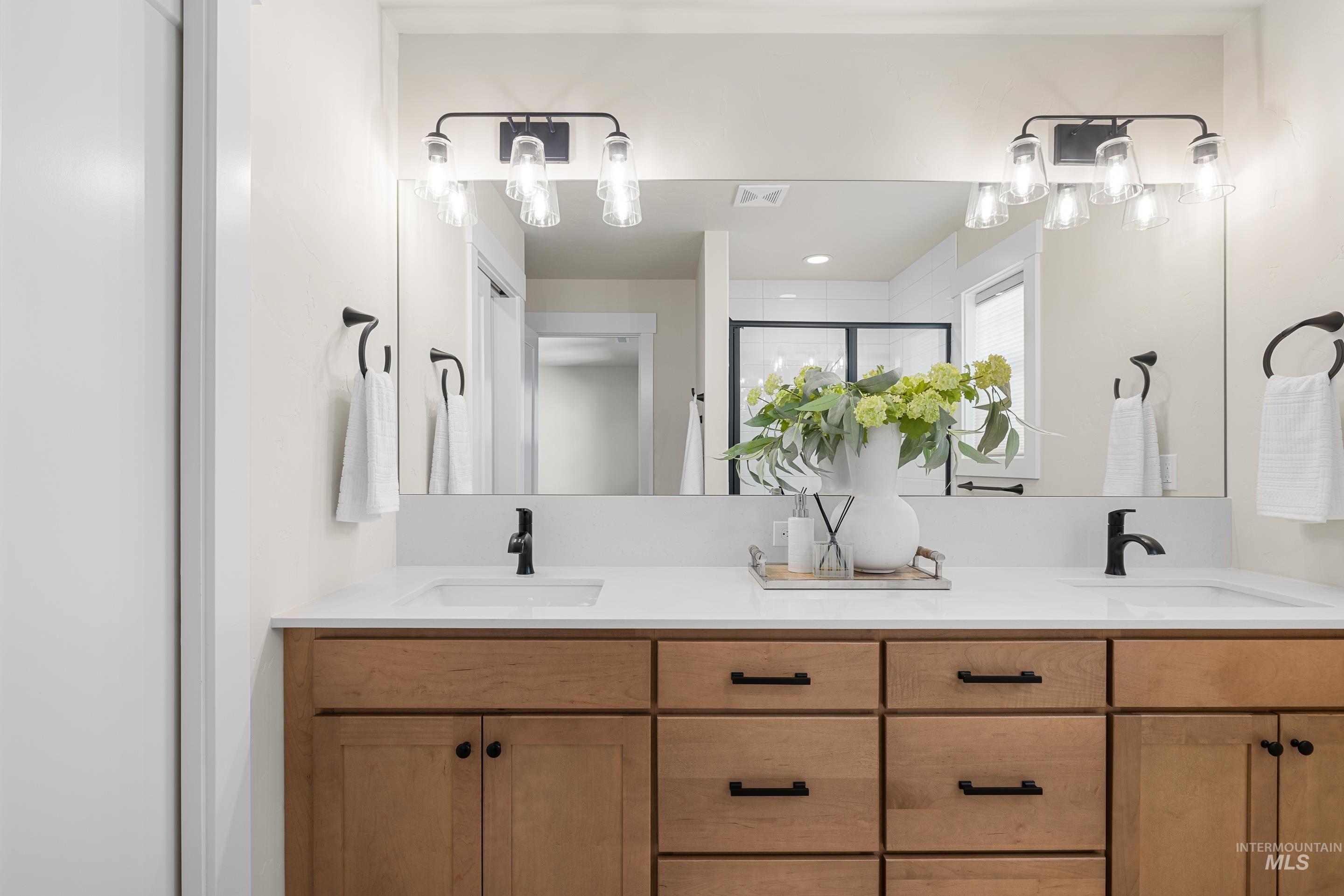 1685 E Cutgrass Ln, Eagle, Idaho 83616, 3 Bedrooms, 2.5 Bathrooms, Residential For Sale, Price $579,000,MLS 98978965