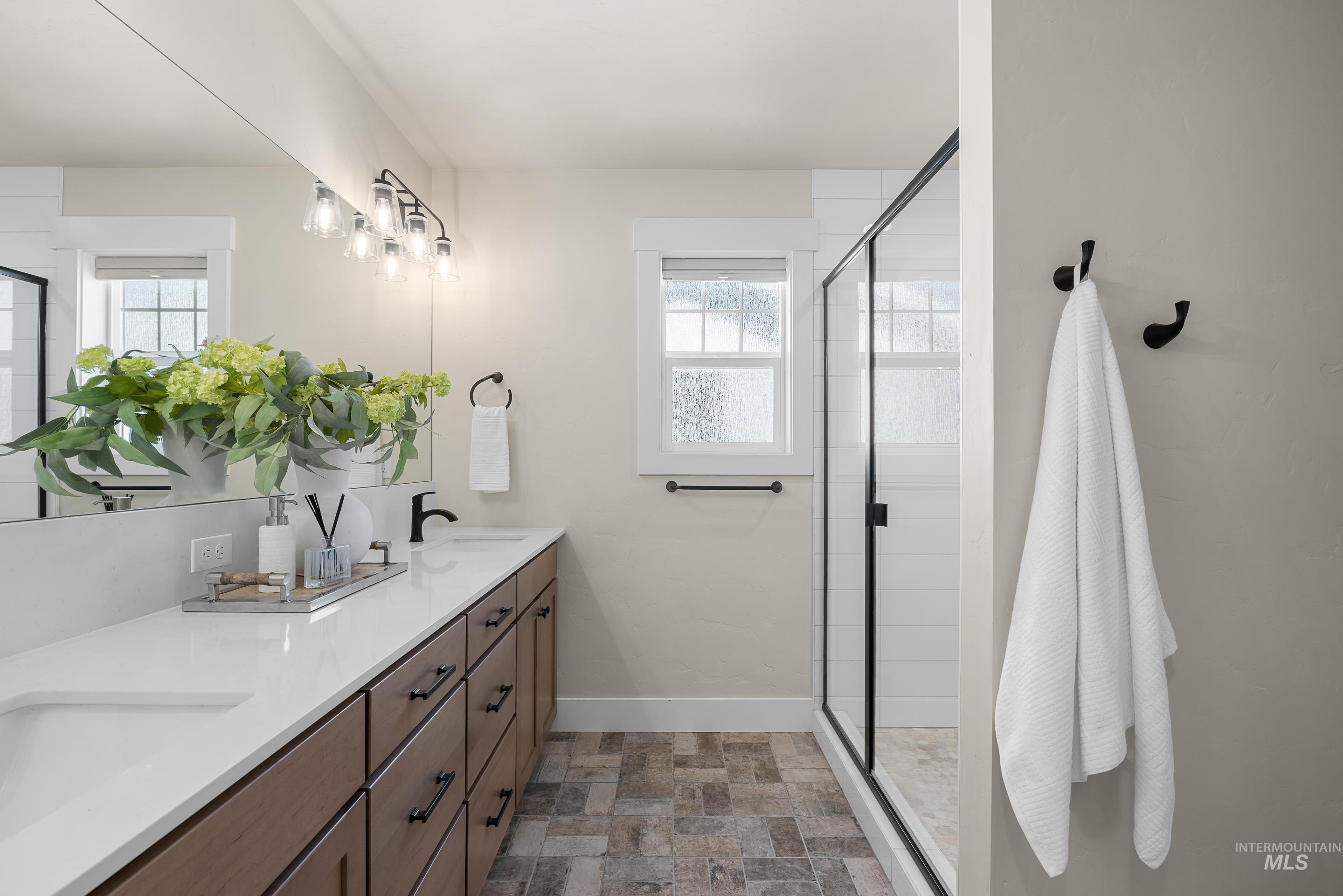 1685 E Cutgrass Ln, Eagle, Idaho 83616, 3 Bedrooms, 2.5 Bathrooms, Residential For Sale, Price $579,000,MLS 98978965