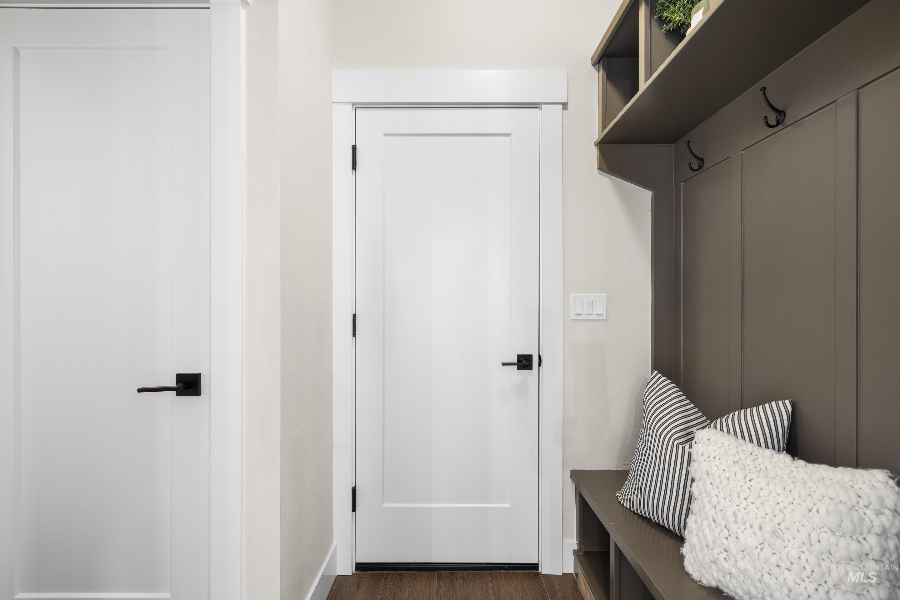 1685 E Cutgrass Ln, Eagle, Idaho 83616, 3 Bedrooms, 2.5 Bathrooms, Residential For Sale, Price $579,000,MLS 98978965