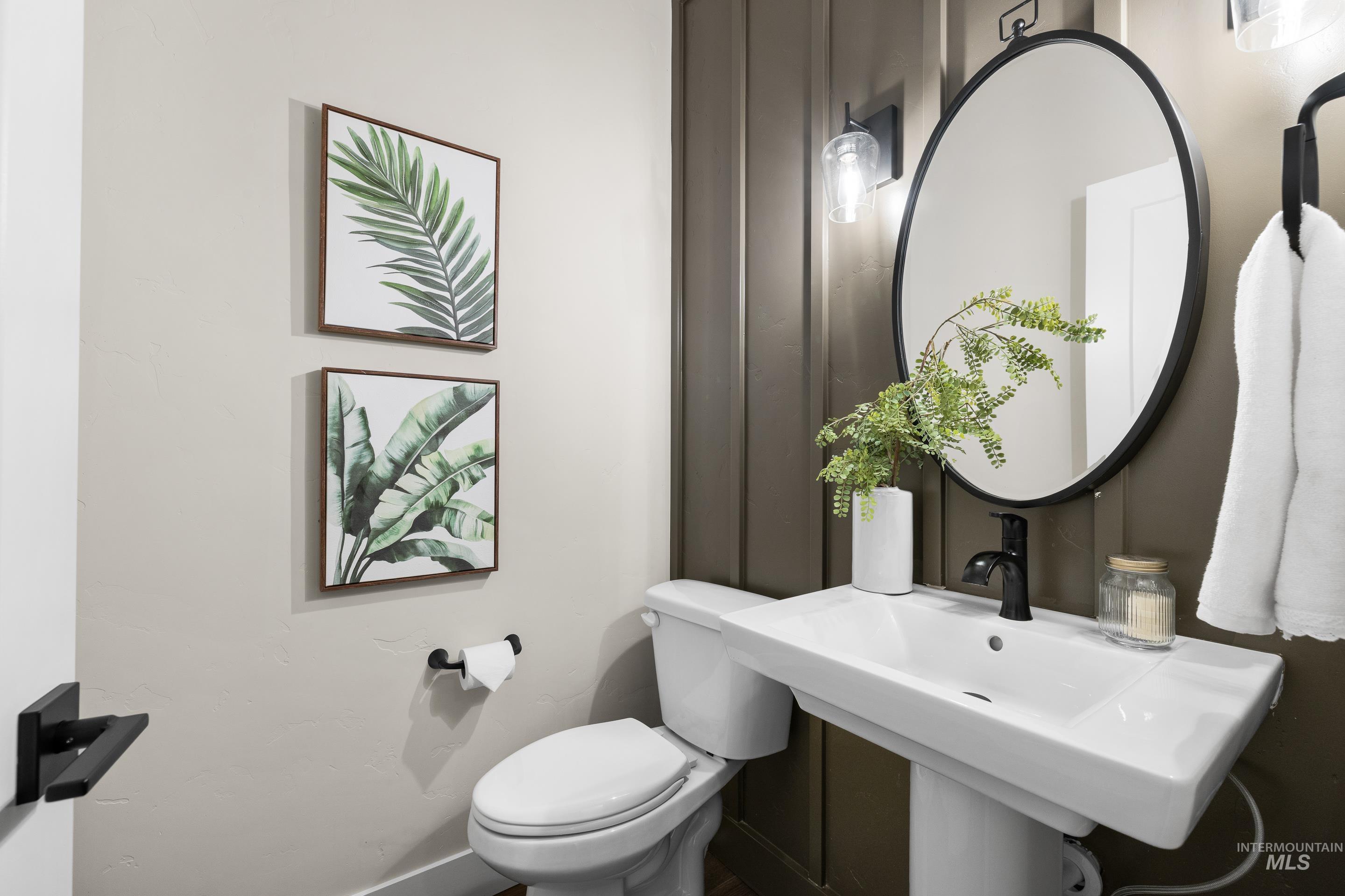 1685 E Cutgrass Ln, Eagle, Idaho 83616, 3 Bedrooms, 2.5 Bathrooms, Residential For Sale, Price $579,000,MLS 98978965