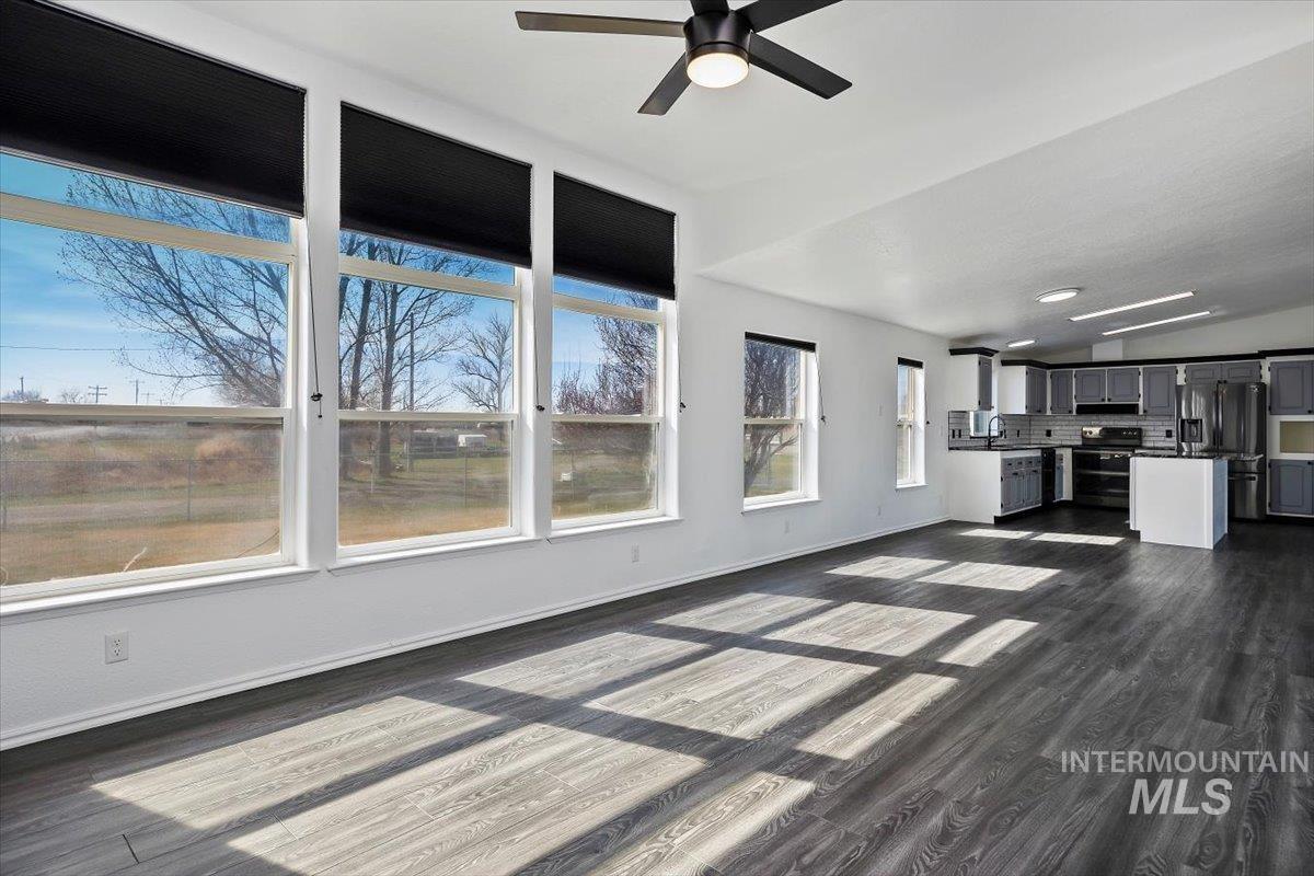 3485 S 2000 E, Wendell, Idaho 83355, 4 Bedrooms, 2 Bathrooms, Residential For Sale, Price $405,000,MLS 98978967