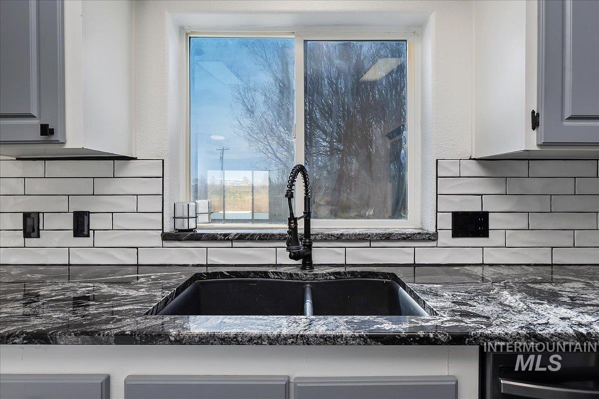 3485 S 2000 E, Wendell, Idaho 83355, 4 Bedrooms, 2 Bathrooms, Residential For Sale, Price $405,000,MLS 98978967