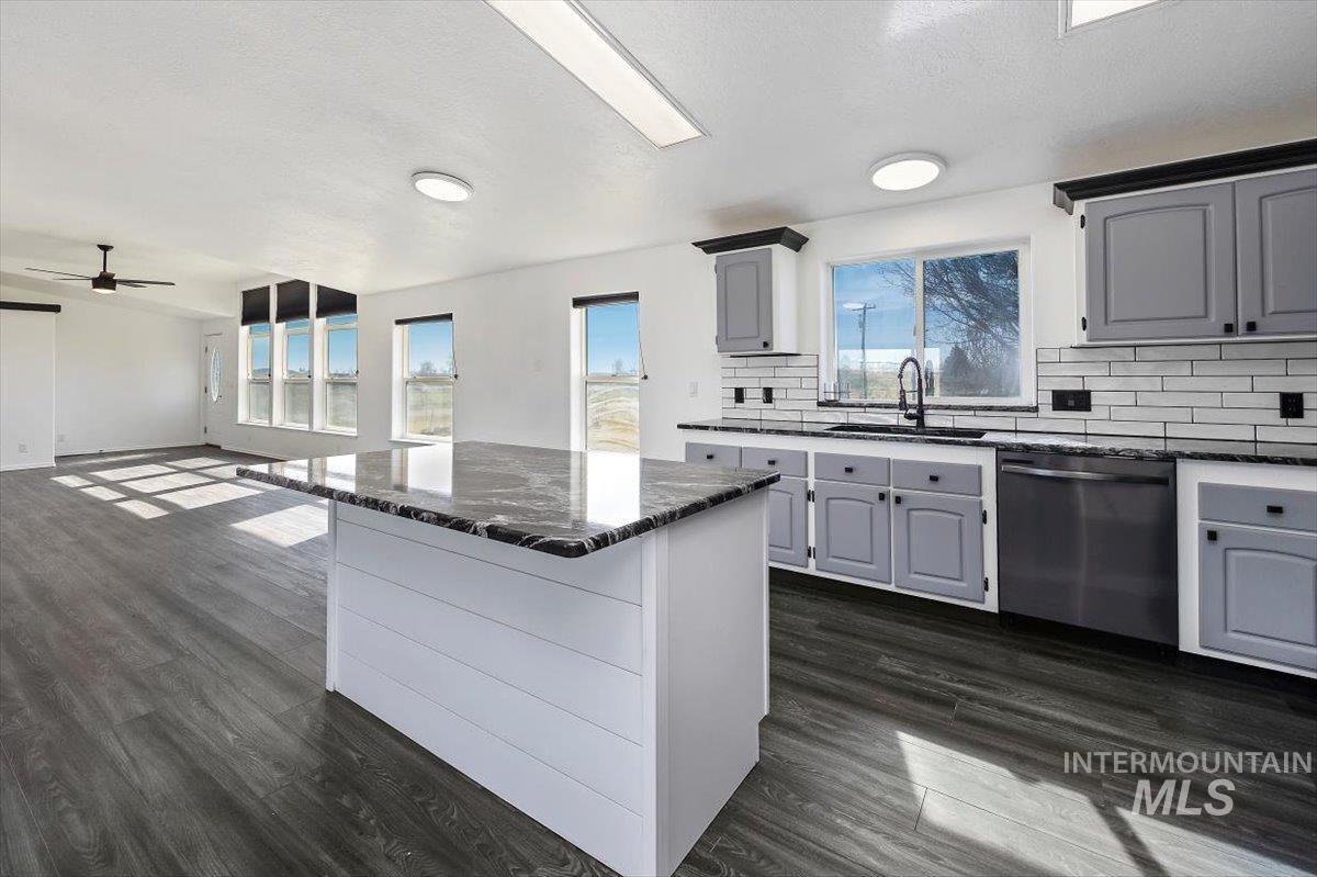 3485 S 2000 E, Wendell, Idaho 83355, 4 Bedrooms, 2 Bathrooms, Residential For Sale, Price $405,000,MLS 98978967