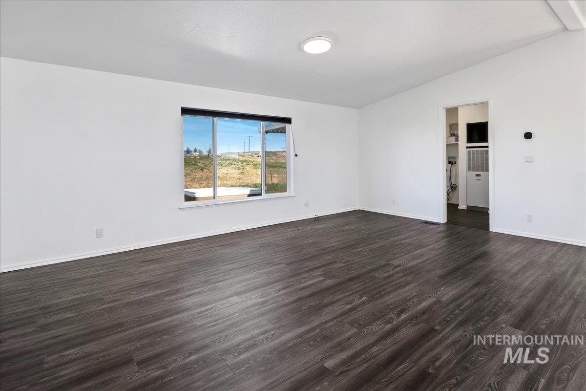 3485 S 2000 E, Wendell, Idaho 83355, 4 Bedrooms, 2 Bathrooms, Residential For Sale, Price $405,000,MLS 98978967