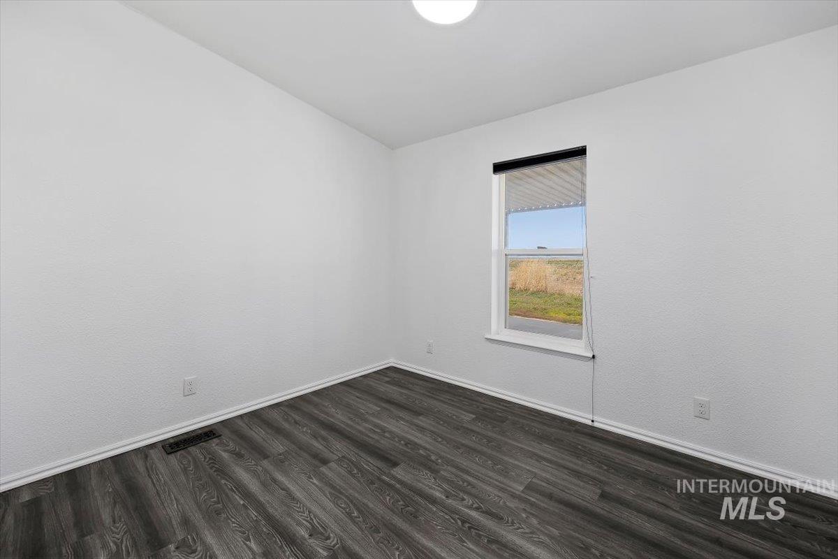 3485 S 2000 E, Wendell, Idaho 83355, 4 Bedrooms, 2 Bathrooms, Residential For Sale, Price $405,000,MLS 98978967