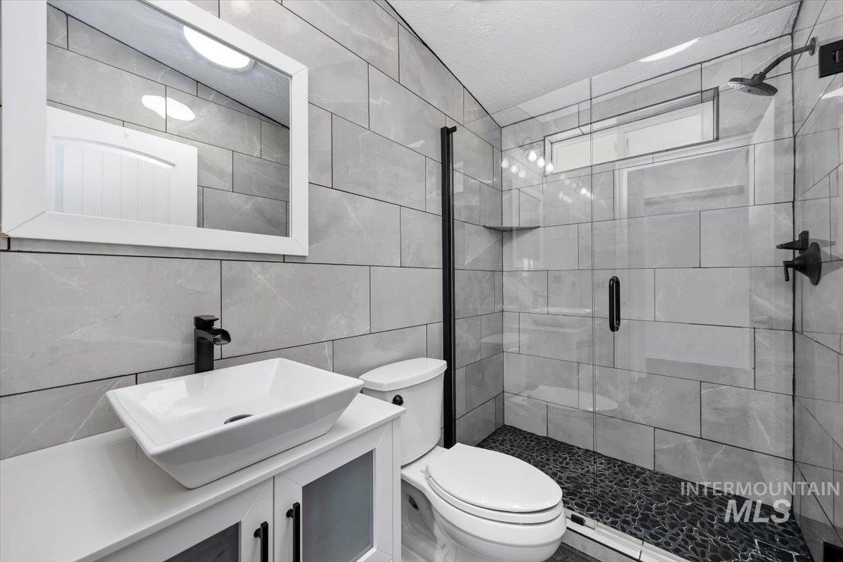 3485 S 2000 E, Wendell, Idaho 83355, 4 Bedrooms, 2 Bathrooms, Residential For Sale, Price $405,000,MLS 98978967