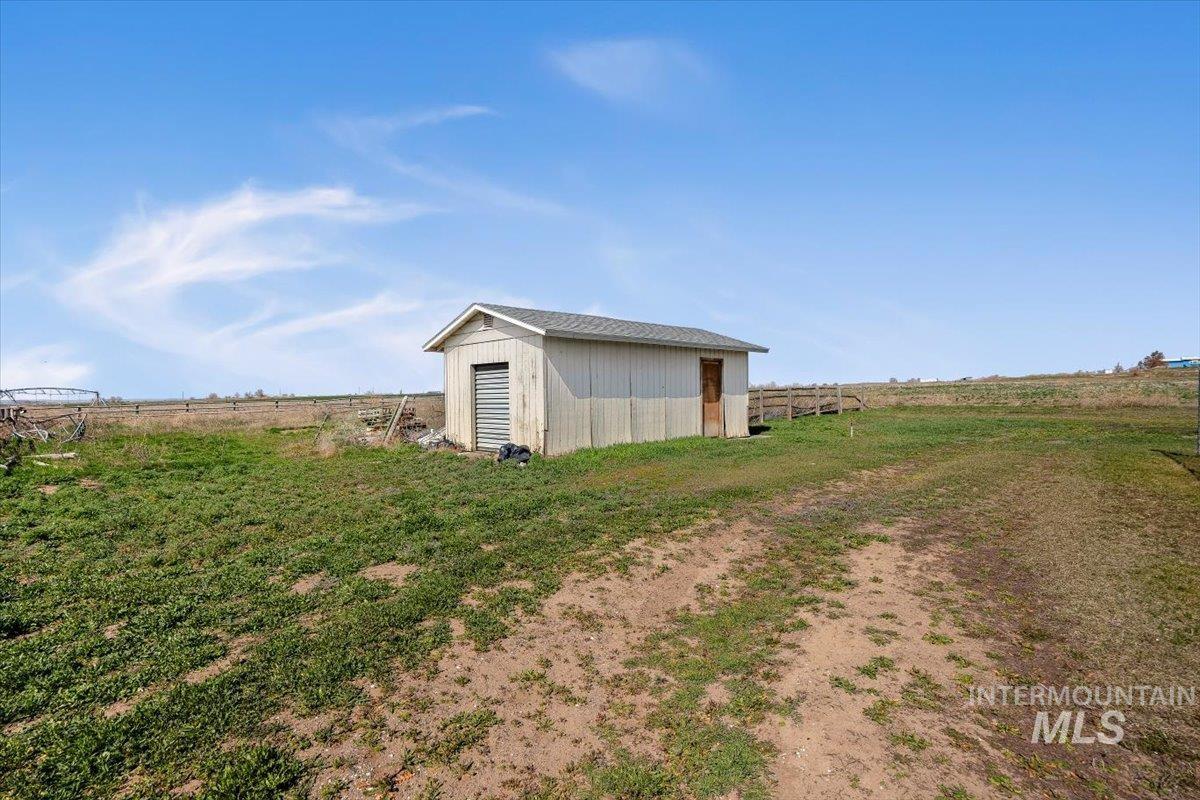 3485 S 2000 E, Wendell, Idaho 83355, 4 Bedrooms, 2 Bathrooms, Residential For Sale, Price $405,000,MLS 98978967