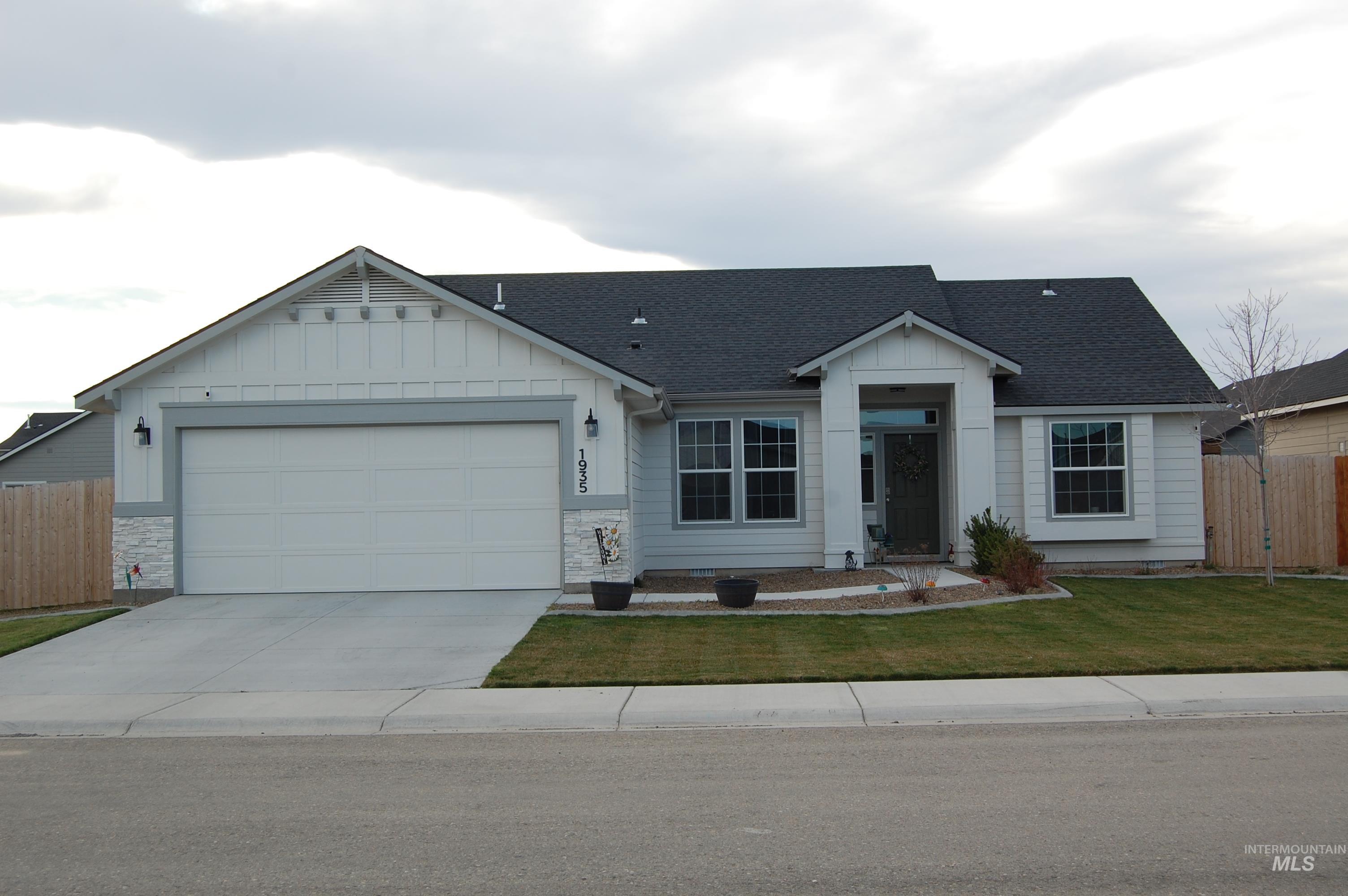 1935 SW Sharpshinned Ave., Mountain Home, Idaho 83674, 4 Bedrooms, 2 Bathrooms, Residential For Sale, Price $377,000,MLS 98978972