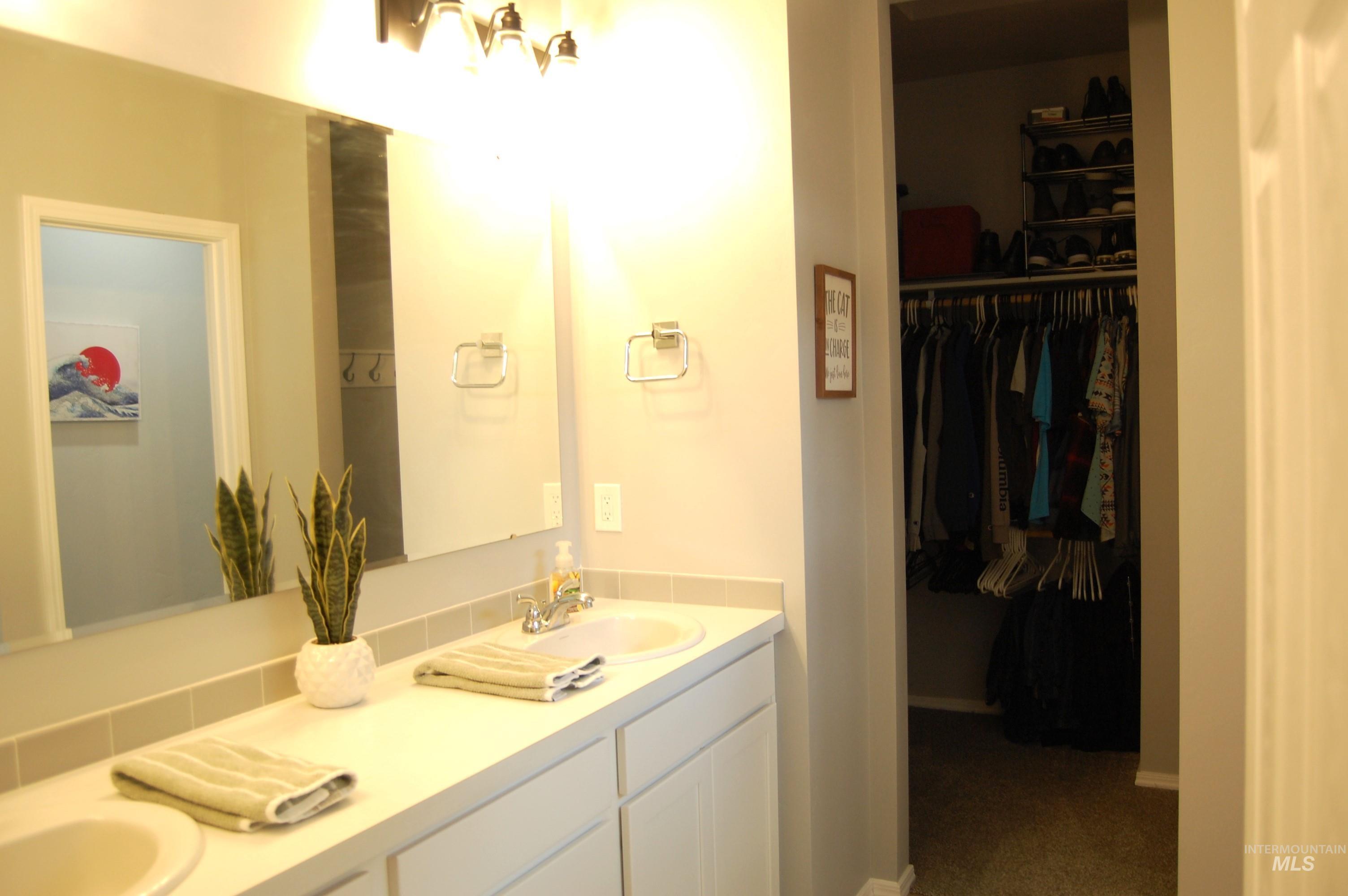 1935 SW Sharpshinned Ave., Mountain Home, Idaho 83674, 4 Bedrooms, 2 Bathrooms, Residential For Sale, Price $377,000,MLS 98978972