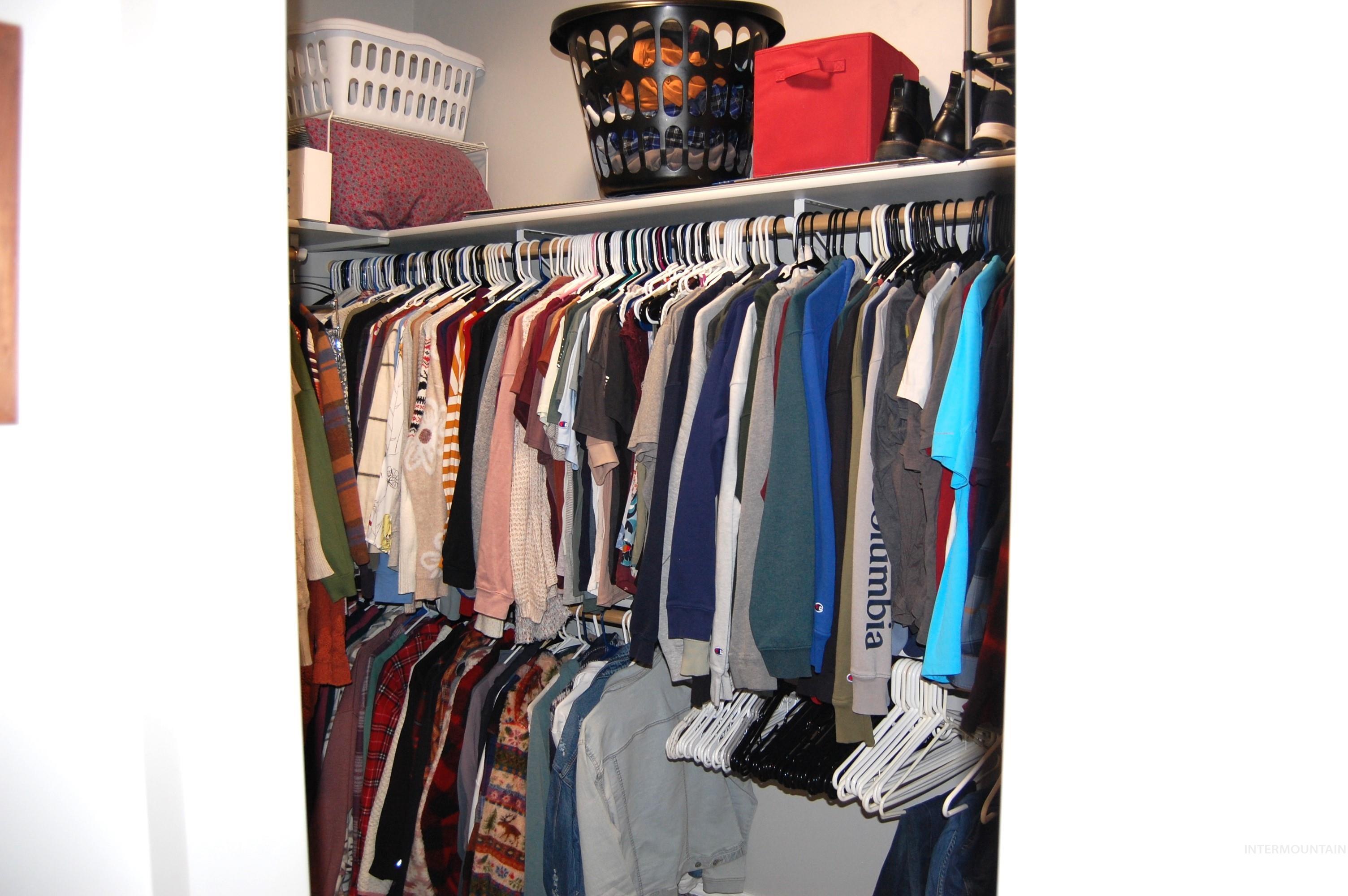 1935 SW Sharpshinned Ave., Mountain Home, Idaho 83674, 4 Bedrooms, 2 Bathrooms, Residential For Sale, Price $377,000,MLS 98978972