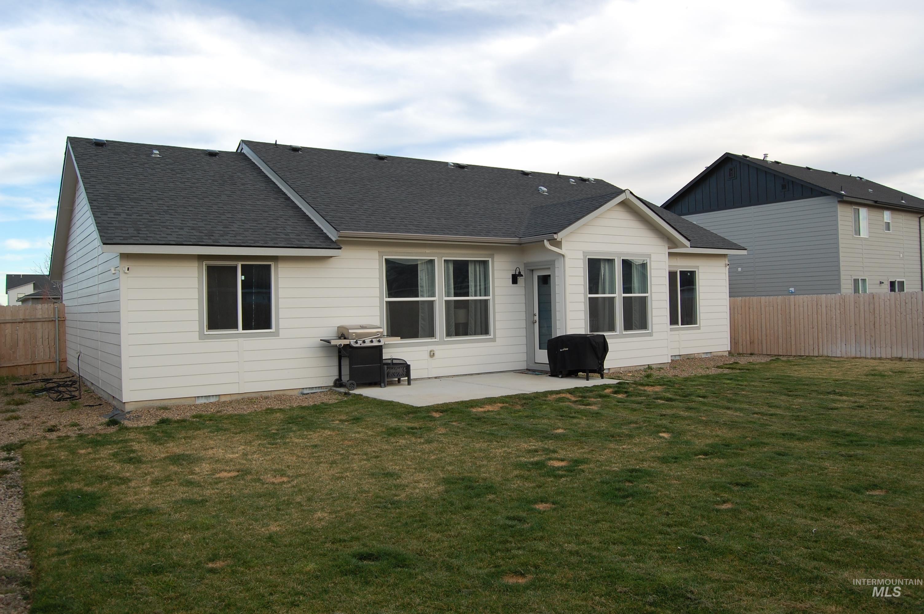 1935 SW Sharpshinned Ave., Mountain Home, Idaho 83674, 4 Bedrooms, 2 Bathrooms, Residential For Sale, Price $377,000,MLS 98978972