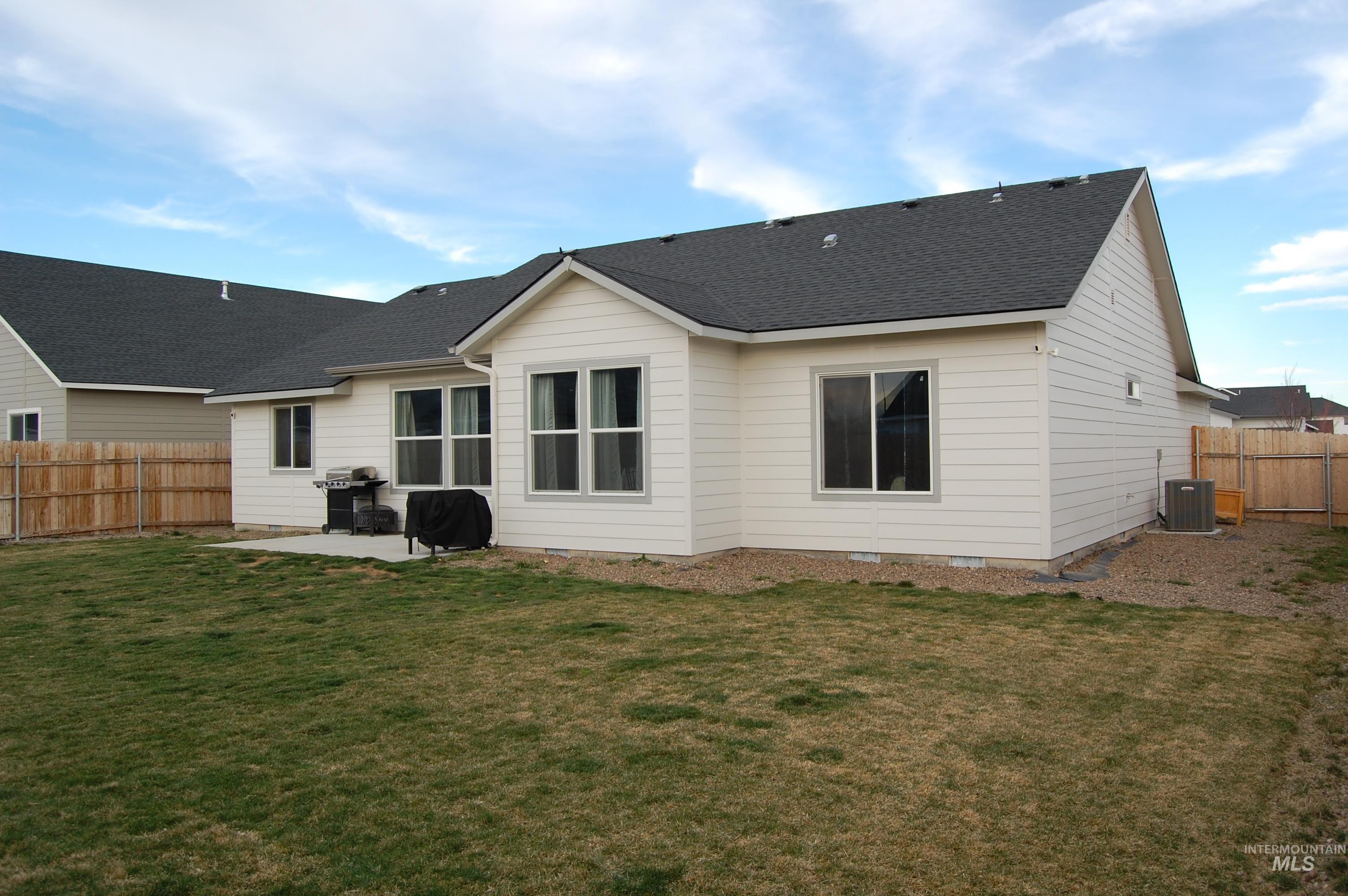 1935 SW Sharpshinned Ave., Mountain Home, Idaho 83674, 4 Bedrooms, 2 Bathrooms, Residential For Sale, Price $377,000,MLS 98978972