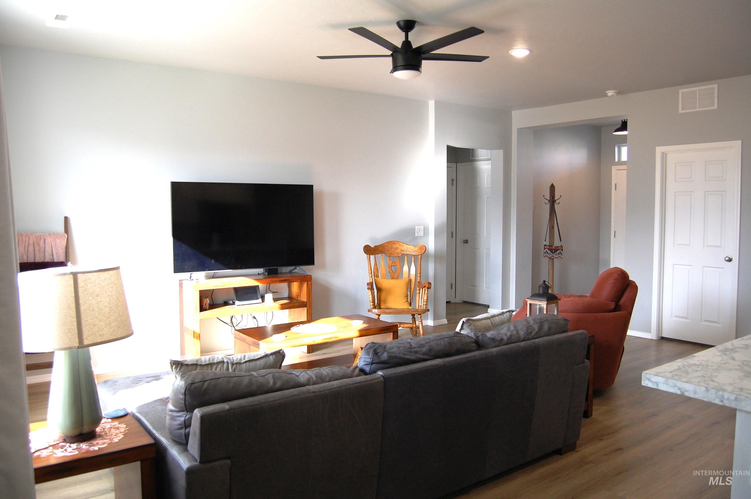 1935 SW Sharpshinned Ave., Mountain Home, Idaho 83674, 4 Bedrooms, 2 Bathrooms, Residential For Sale, Price $377,000,MLS 98978972