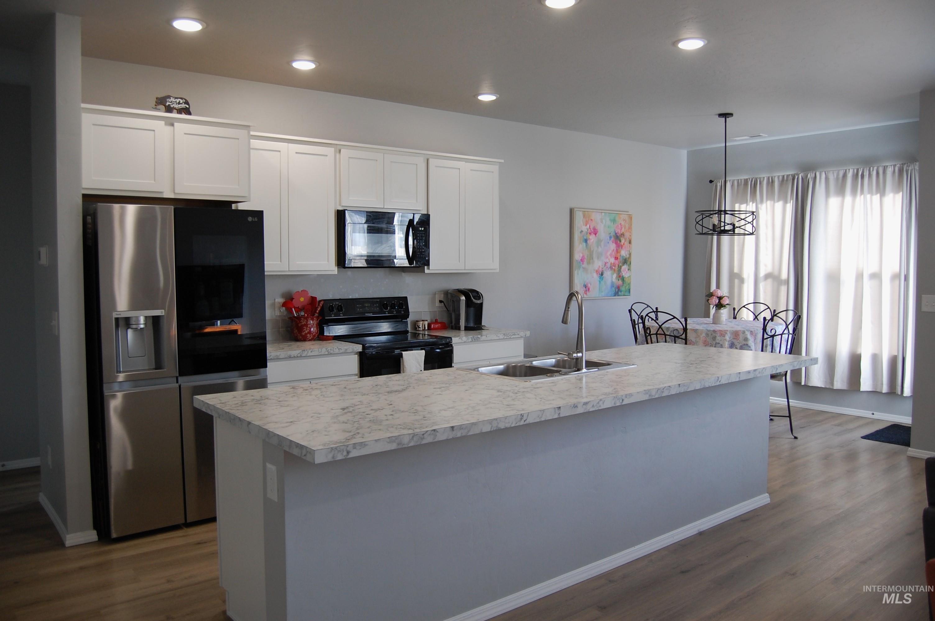 1935 SW Sharpshinned Ave., Mountain Home, Idaho 83674, 4 Bedrooms, 2 Bathrooms, Residential For Sale, Price $377,000,MLS 98978972