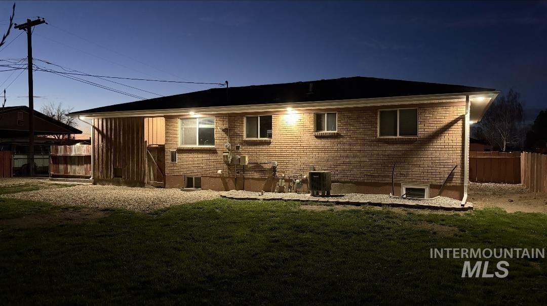 905 15th Drive, Rupert, Idaho 83350, 4 Bedrooms, 3 Bathrooms, Residential For Sale, Price $370,000,MLS 98978977