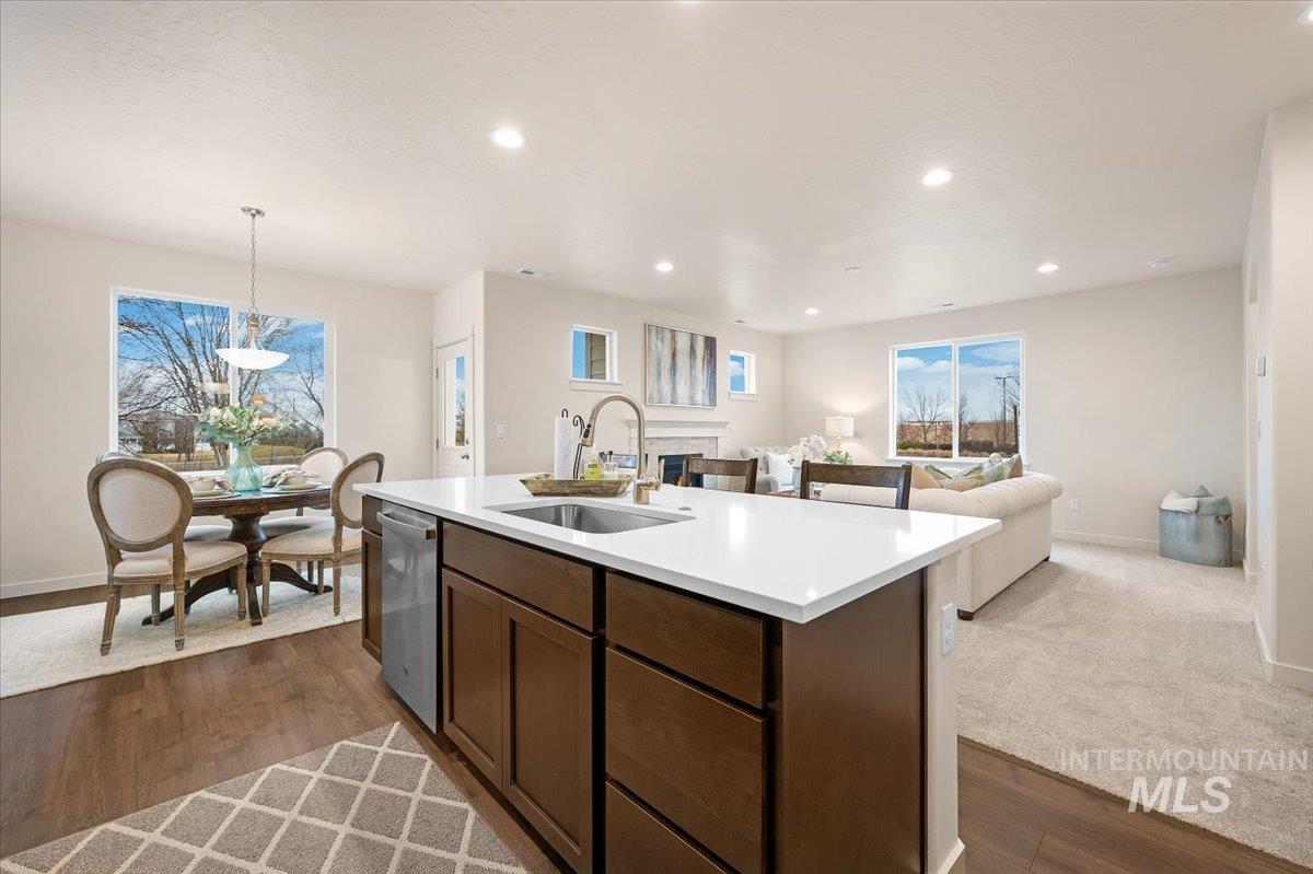 517 Brads Place, Twin Falls, Idaho 83301, 3 Bedrooms, 2.5 Bathrooms, Residential For Sale, Price $373,990,MLS 98978984