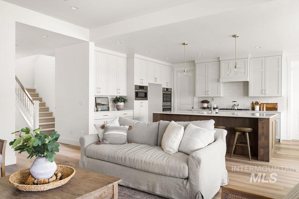 2635 E Cavern Way, Meridian, Idaho 83642, 5 Bedrooms, 3.5 Bathrooms, Residential For Sale, Price $999,900, 98978986