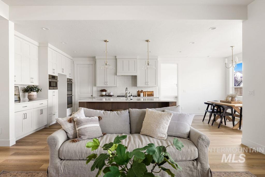 2635 E Cavern Way, Meridian, Idaho 83642, 5 Bedrooms, 3.5 Bathrooms, Residential For Sale, Price $999,900, 98978986