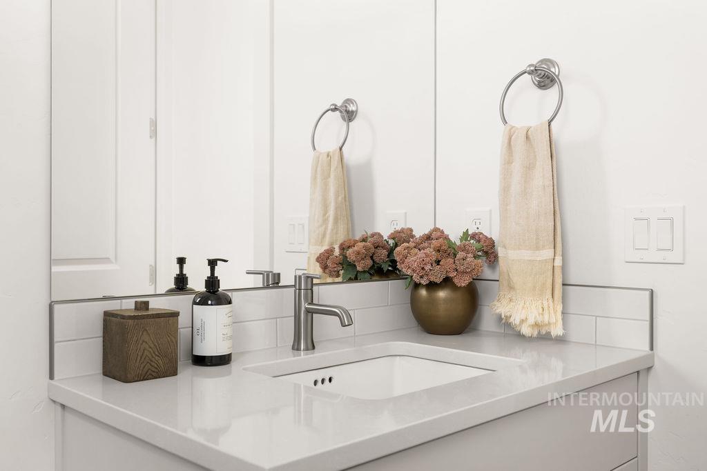 2635 E Cavern Way, Meridian, Idaho 83642, 5 Bedrooms, 3.5 Bathrooms, Residential For Sale, Price $999,900, 98978986