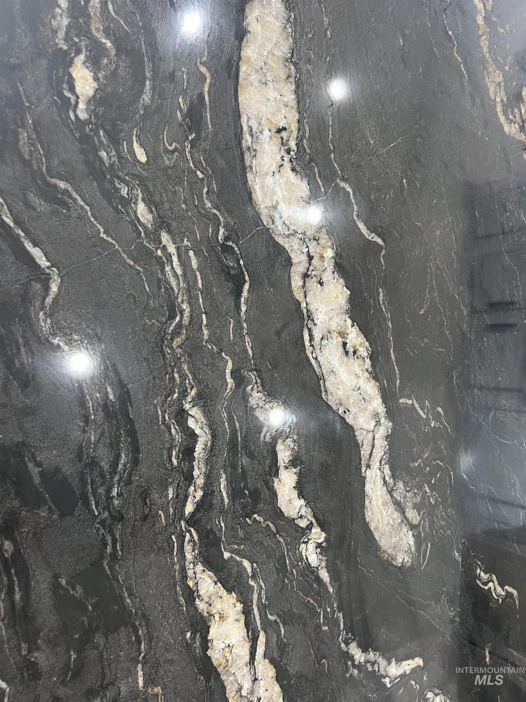 1065 E Fossilstone CT, Kuna, Idaho 83634, 3 Bedrooms, 2 Bathrooms, Residential For Sale, Price $415,000,MLS 98978990