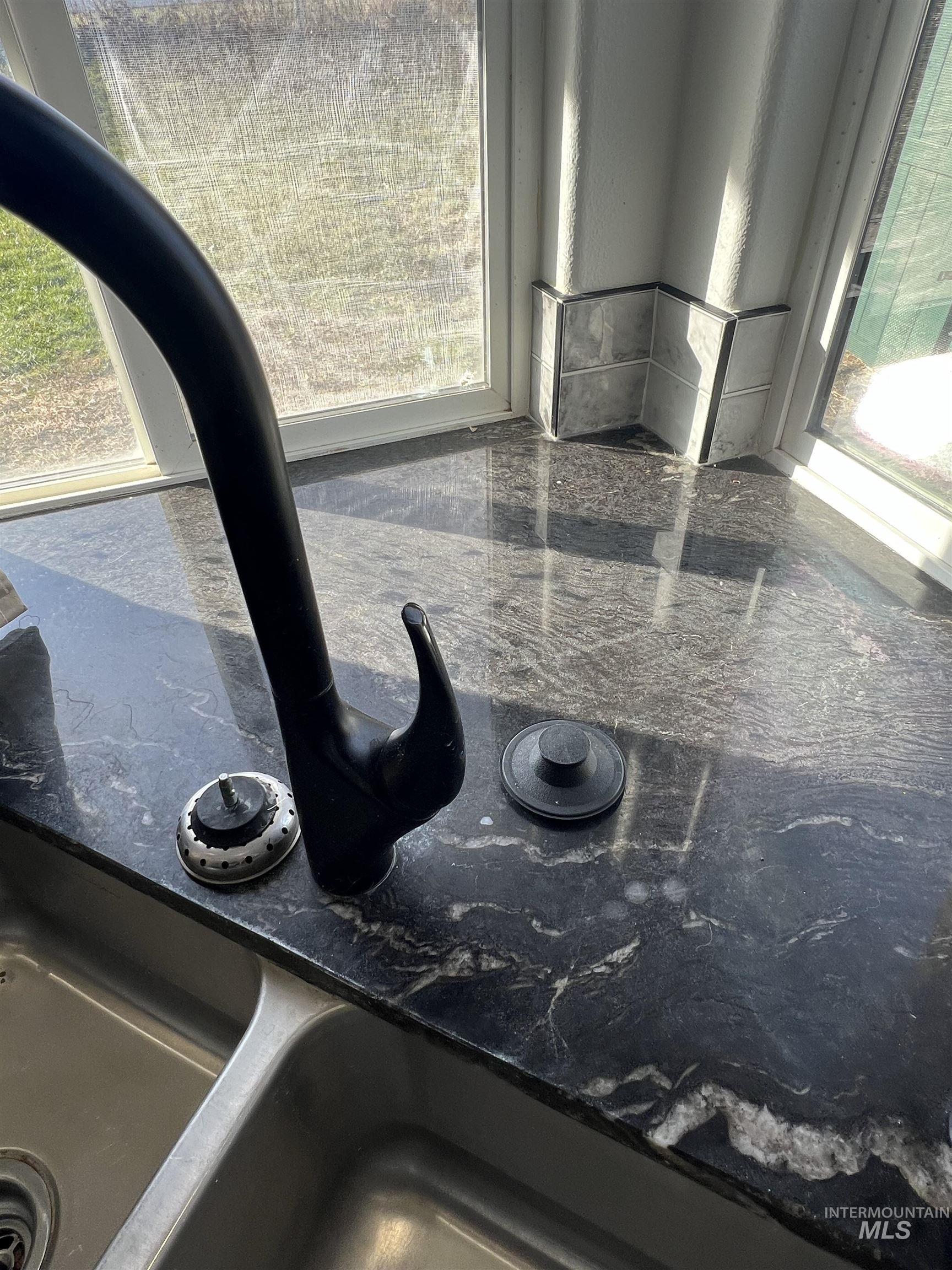 1065 E Fossilstone CT, Kuna, Idaho 83634, 3 Bedrooms, 2 Bathrooms, Residential For Sale, Price $415,000,MLS 98978990