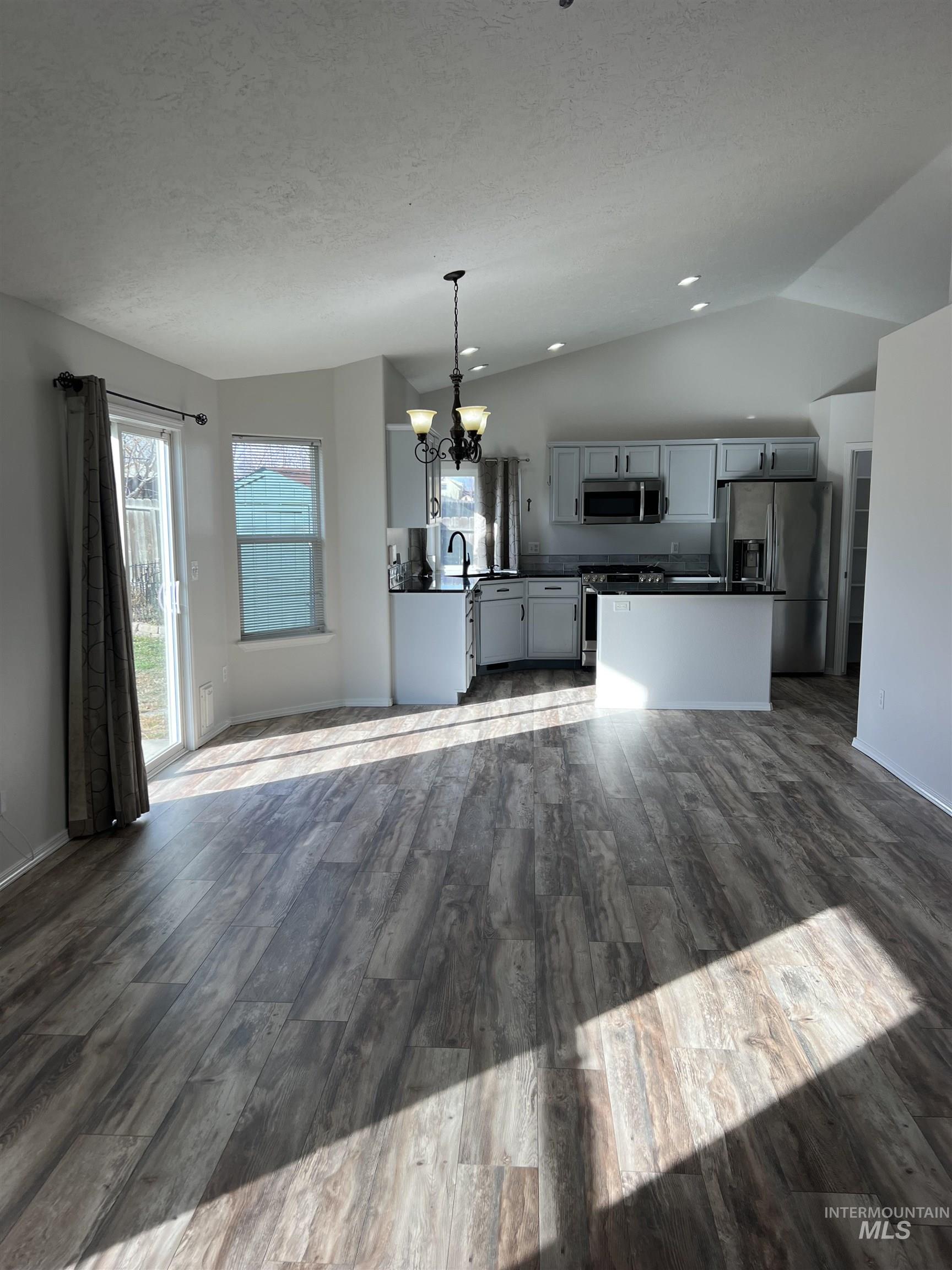 1065 E Fossilstone CT, Kuna, Idaho 83634, 3 Bedrooms, 2 Bathrooms, Residential For Sale, Price $415,000,MLS 98978990