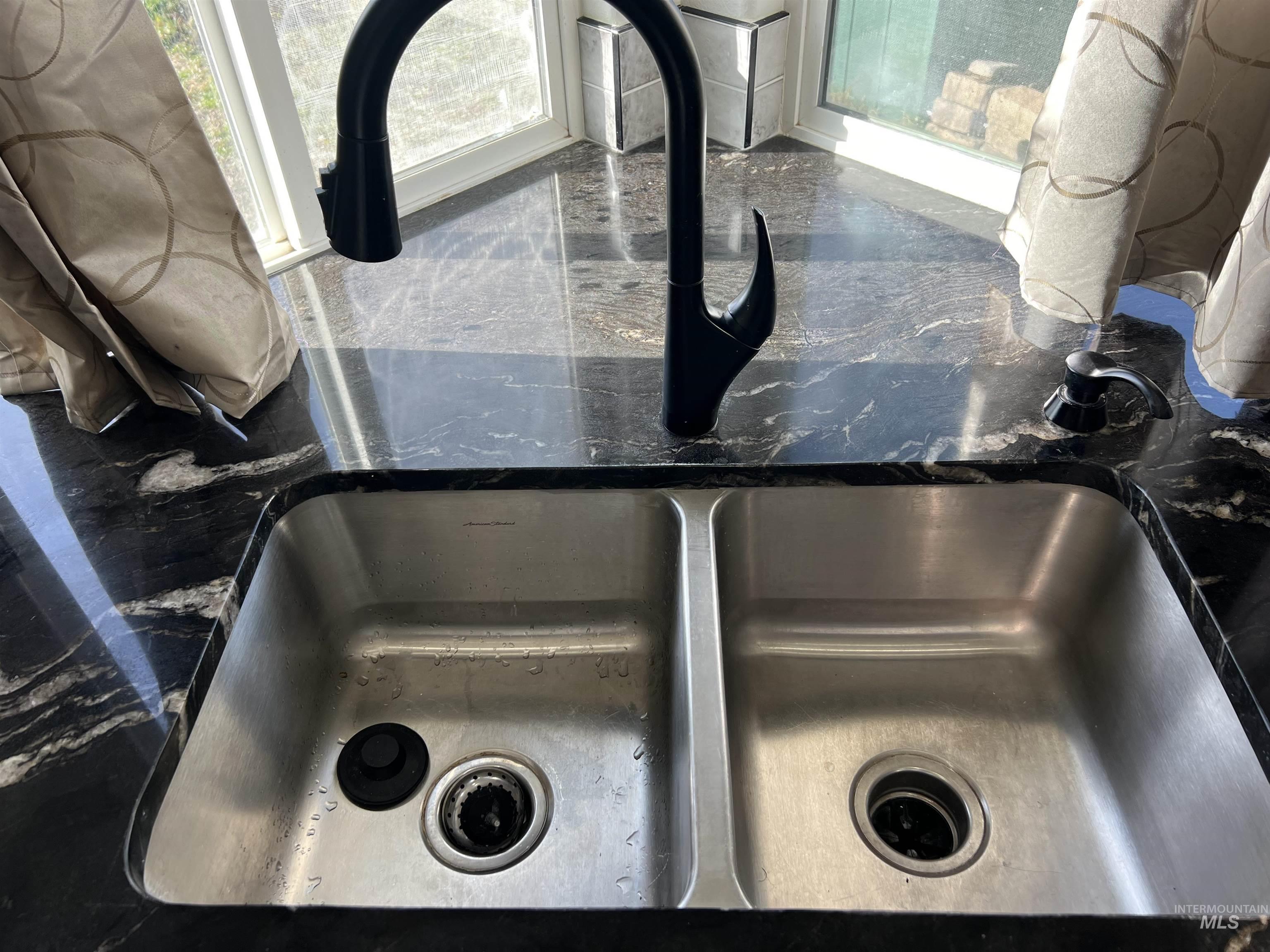 1065 E Fossilstone CT, Kuna, Idaho 83634, 3 Bedrooms, 2 Bathrooms, Residential For Sale, Price $415,000,MLS 98978990