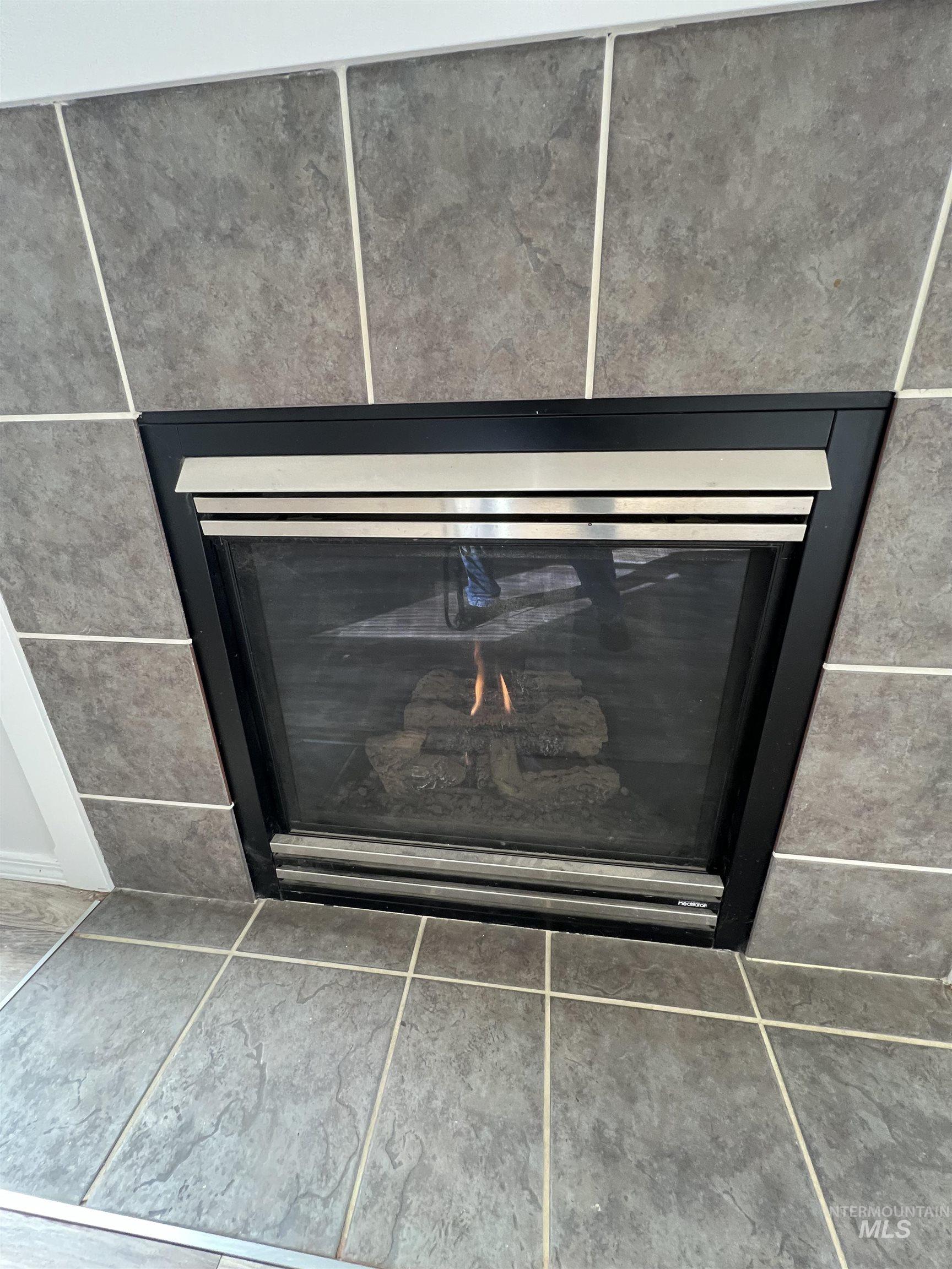 1065 E Fossilstone CT, Kuna, Idaho 83634, 3 Bedrooms, 2 Bathrooms, Residential For Sale, Price $415,000,MLS 98978990