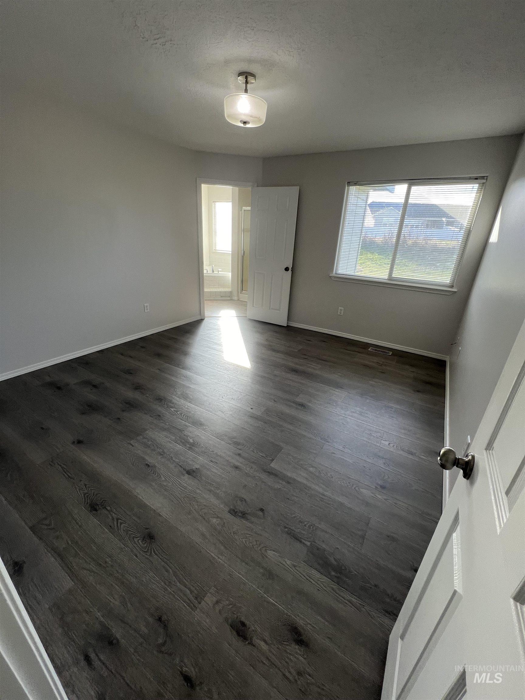 1065 E Fossilstone CT, Kuna, Idaho 83634, 3 Bedrooms, 2 Bathrooms, Residential For Sale, Price $415,000,MLS 98978990