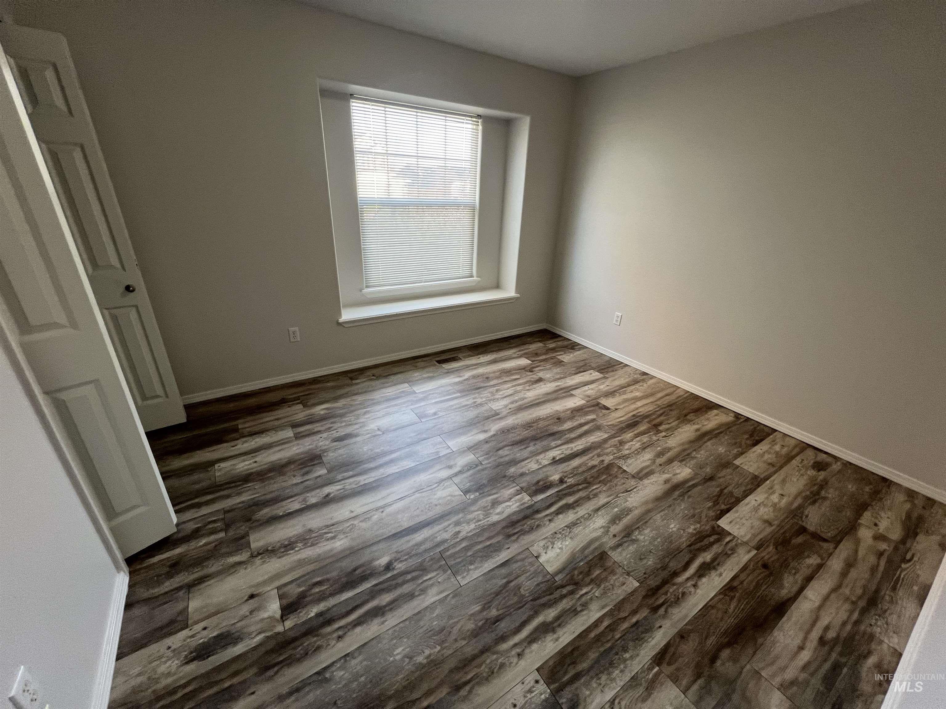 1065 E Fossilstone CT, Kuna, Idaho 83634, 3 Bedrooms, 2 Bathrooms, Residential For Sale, Price $415,000,MLS 98978990