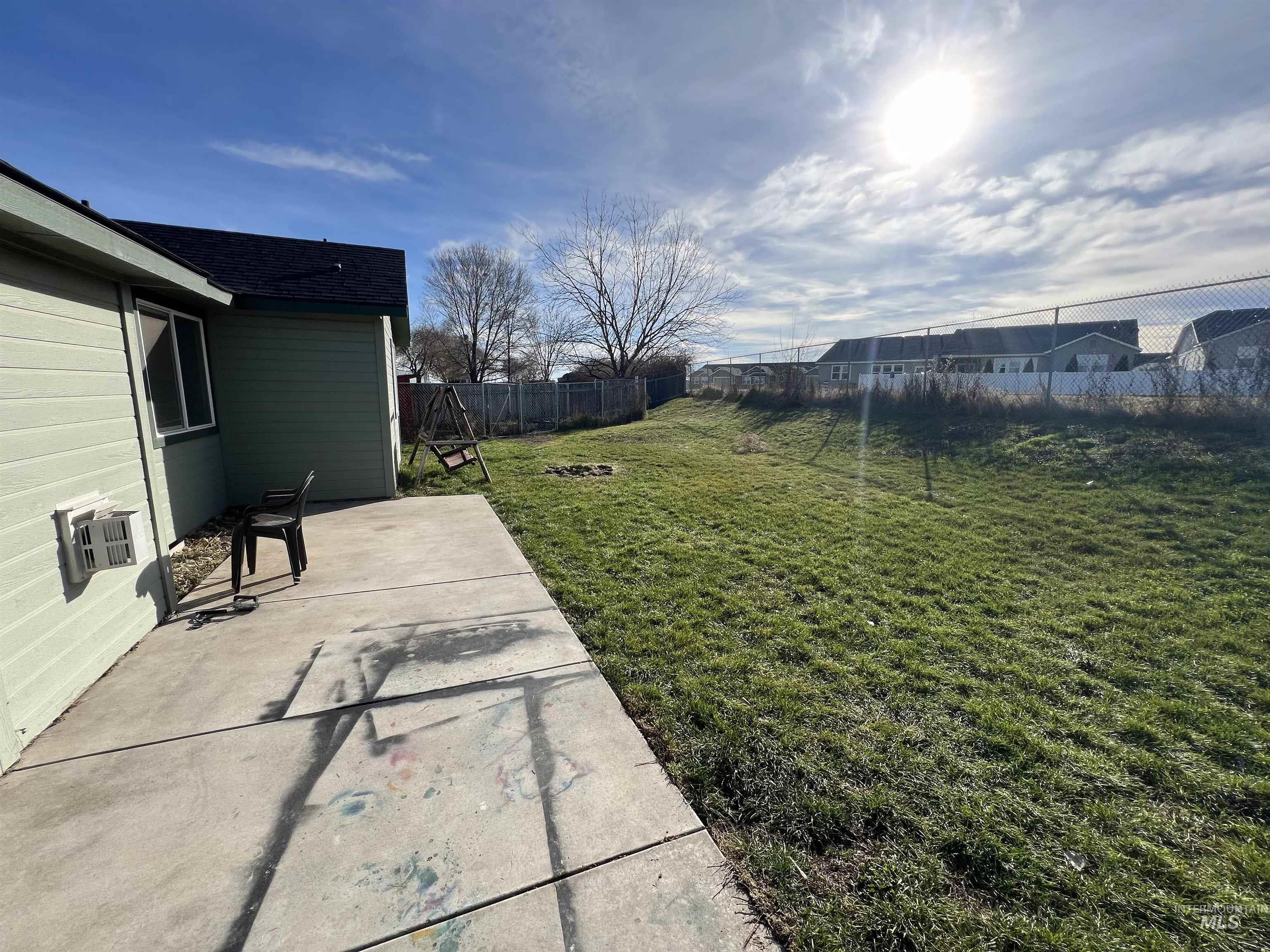 1065 E Fossilstone CT, Kuna, Idaho 83634, 3 Bedrooms, 2 Bathrooms, Residential For Sale, Price $415,000,MLS 98978990