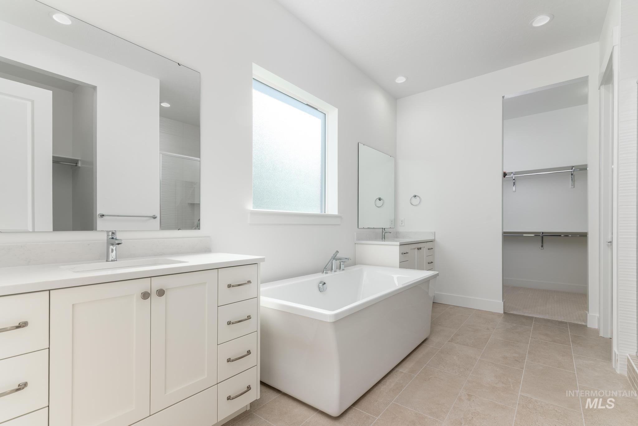 2657 N Silverbell Way, Eagle, Idaho 83616, 3 Bedrooms, 2 Bathrooms, Residential For Sale, Price $794,000,MLS 98978992