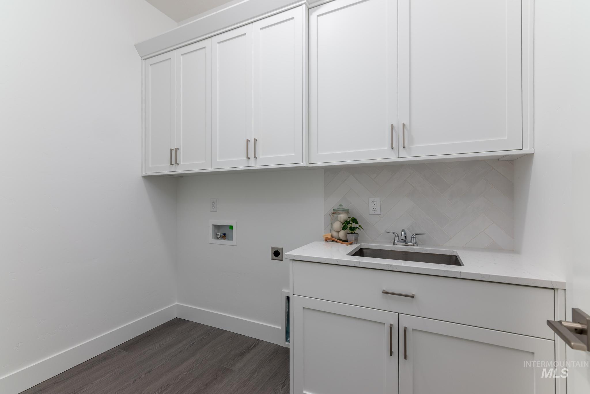 2639 N Silverbell Way, Eagle, Idaho 83616, 3 Bedrooms, 2.5 Bathrooms, Residential For Sale, Price $799,000,MLS 98978994