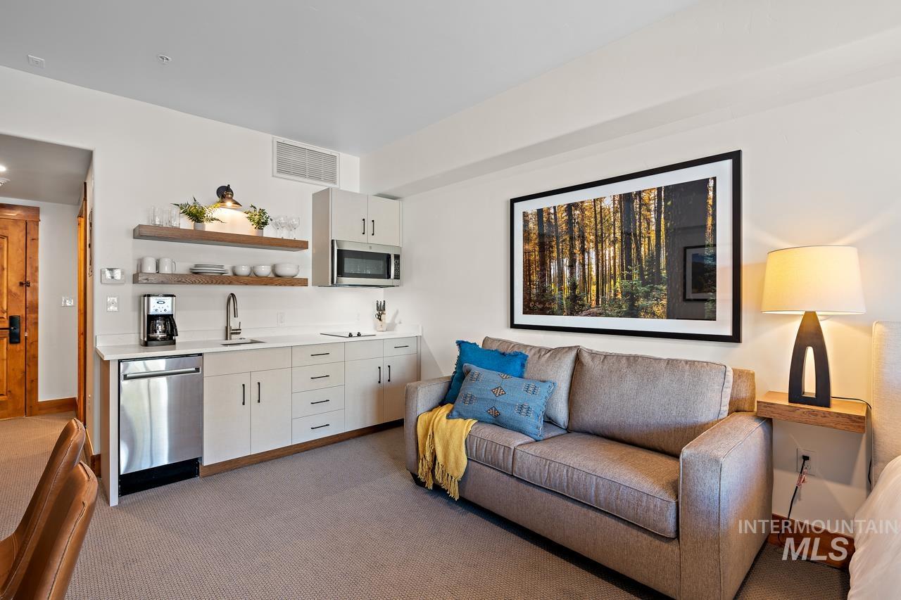 75 Arling Center Ct, Donnelly, Idaho 83615, 1 Bathroom, Residential For Sale, Price $429,000,MLS 98978998