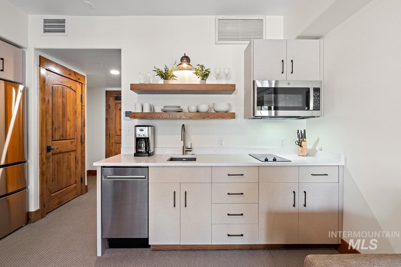 75 Arling Center Ct, Donnelly, Idaho 83615, 1 Bathroom, Residential For Sale, Price $429,000,MLS 98978998