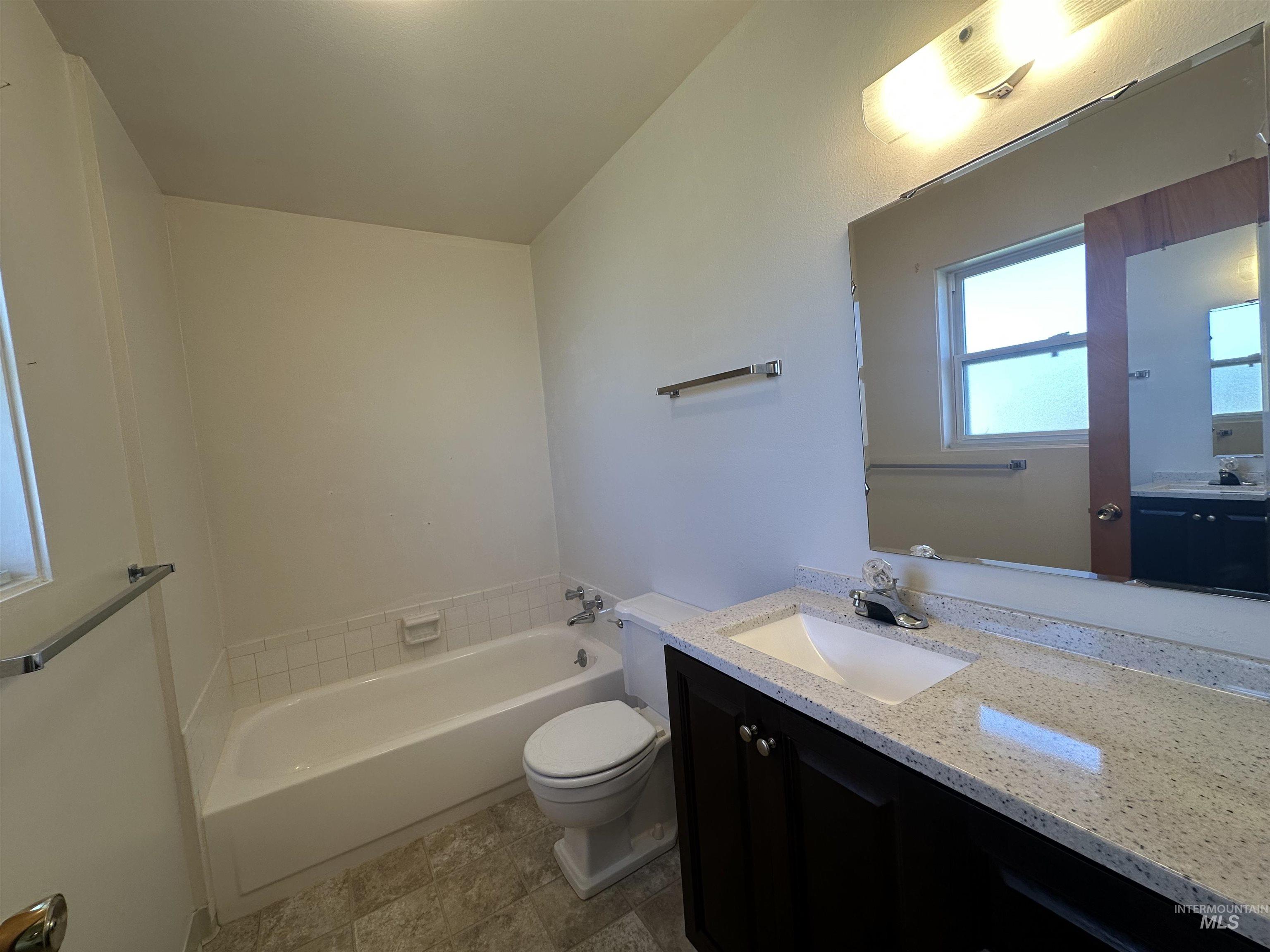 715 E 19th N, Mountain Home, Idaho 83647, 3 Bedrooms, 2 Bathrooms, Residential For Sale, Price $290,000,MLS 98978999