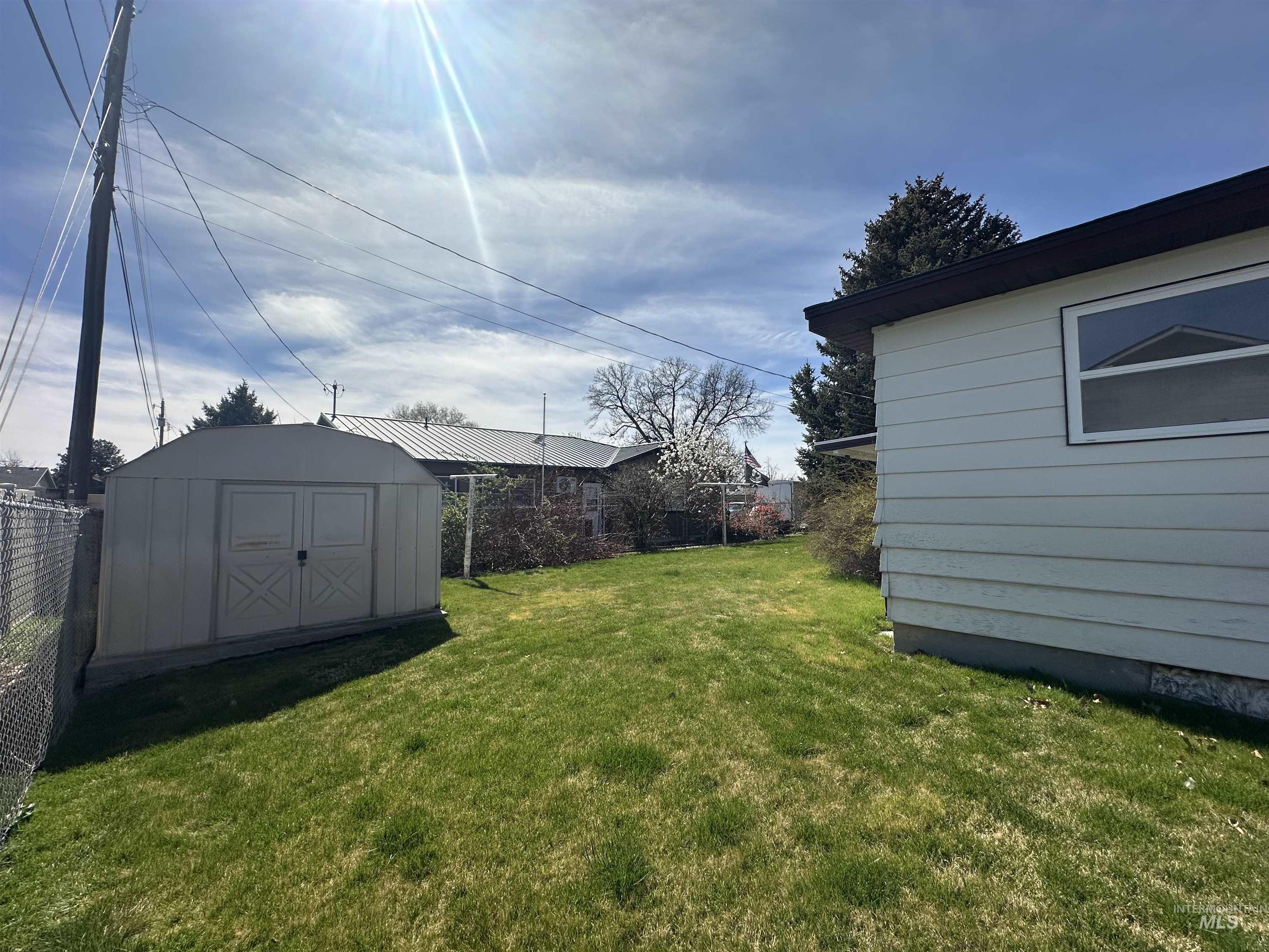 715 E 19th N, Mountain Home, Idaho 83647, 3 Bedrooms, 2 Bathrooms, Residential For Sale, Price $290,000,MLS 98978999