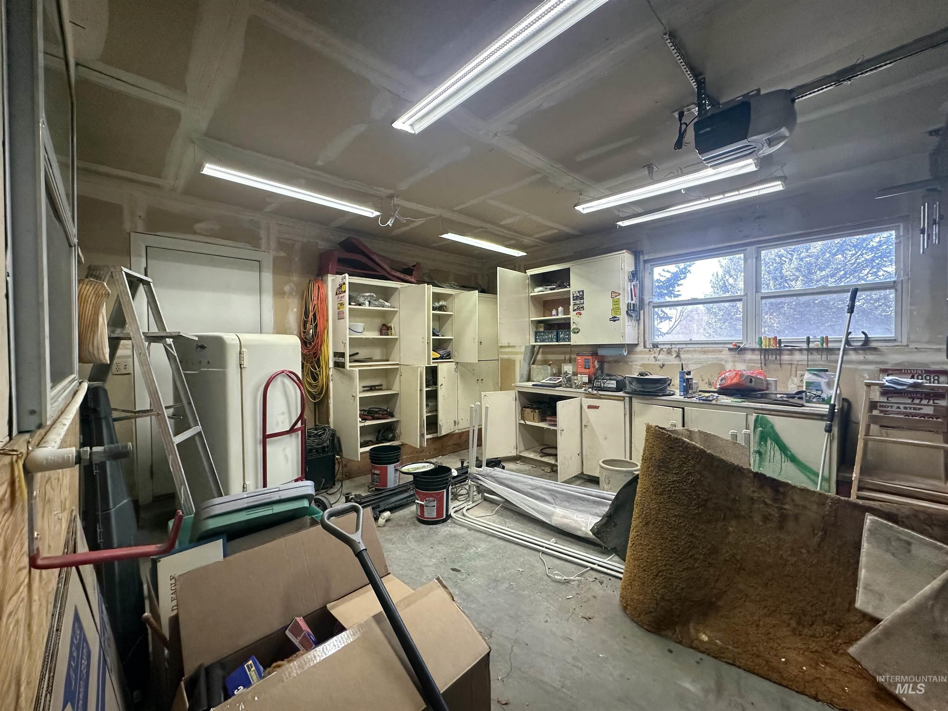 715 E 19th N, Mountain Home, Idaho 83647, 3 Bedrooms, 2 Bathrooms, Residential For Sale, Price $290,000,MLS 98978999