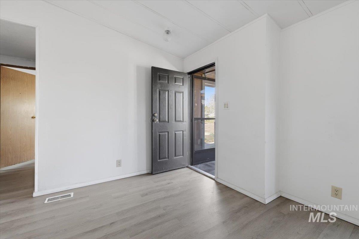 10659 Palm, Boise, Idaho 83717, 3 Bedrooms, 2 Bathrooms, Residential For Sale, Price $310,500,MLS 98979000