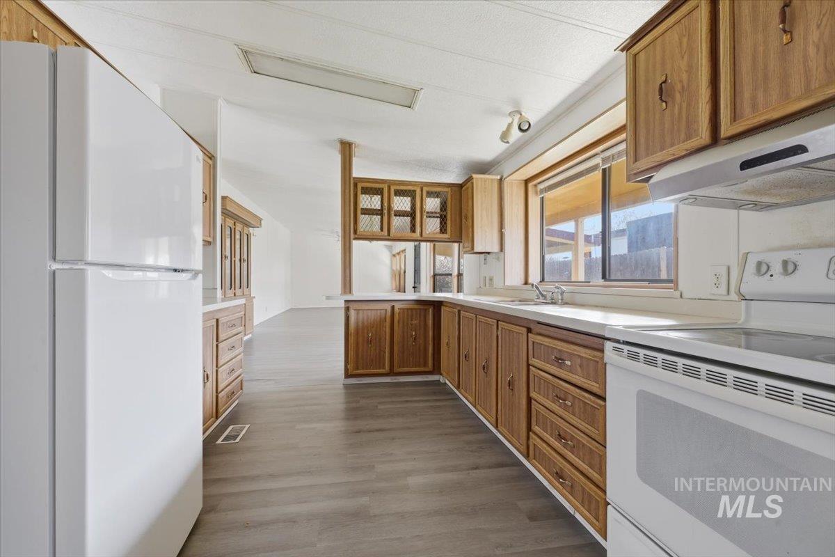 10659 Palm, Boise, Idaho 83717, 3 Bedrooms, 2 Bathrooms, Residential For Sale, Price $310,500,MLS 98979000